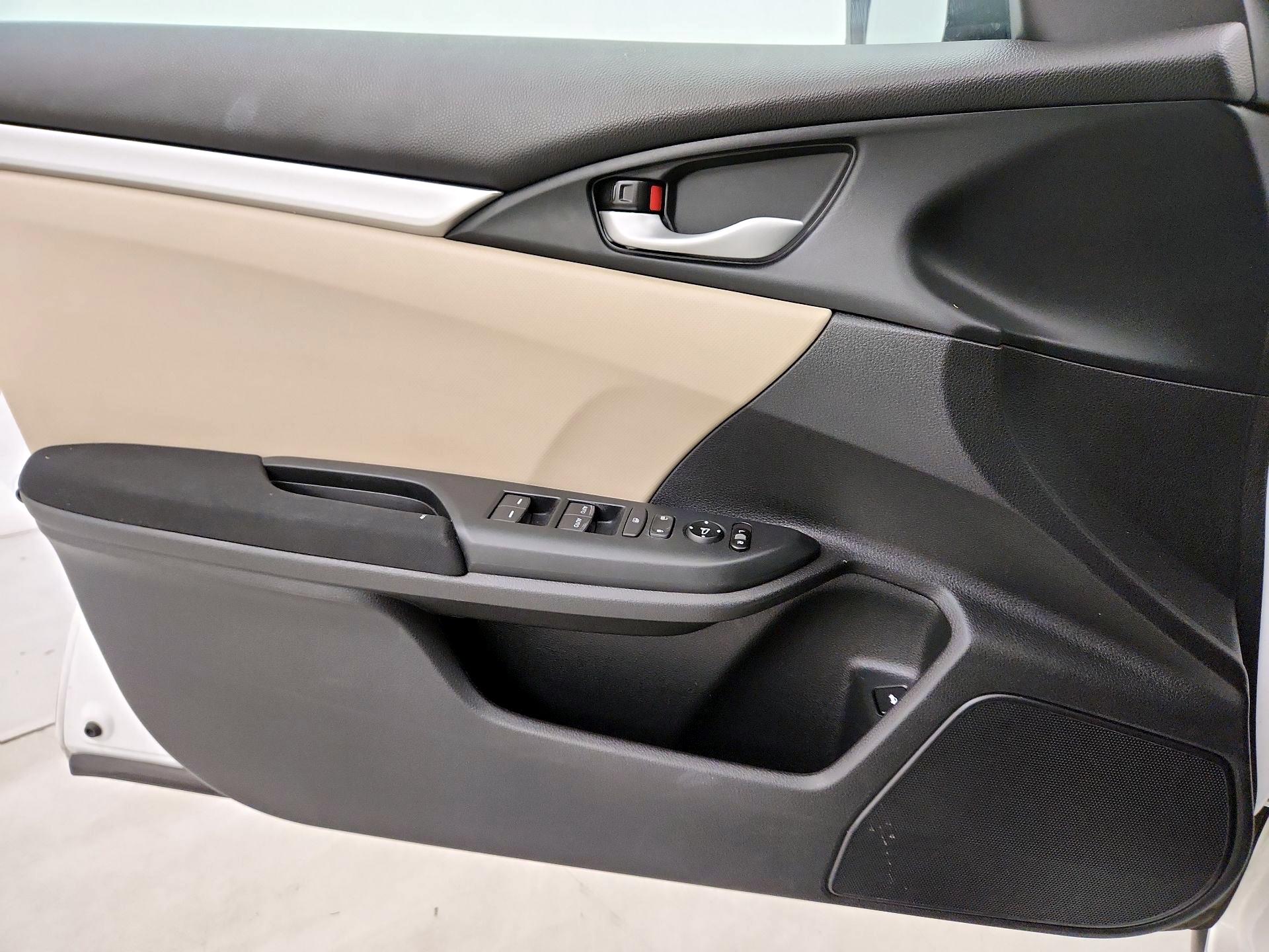 Thumbnail: 2016 Honda Civic - 12