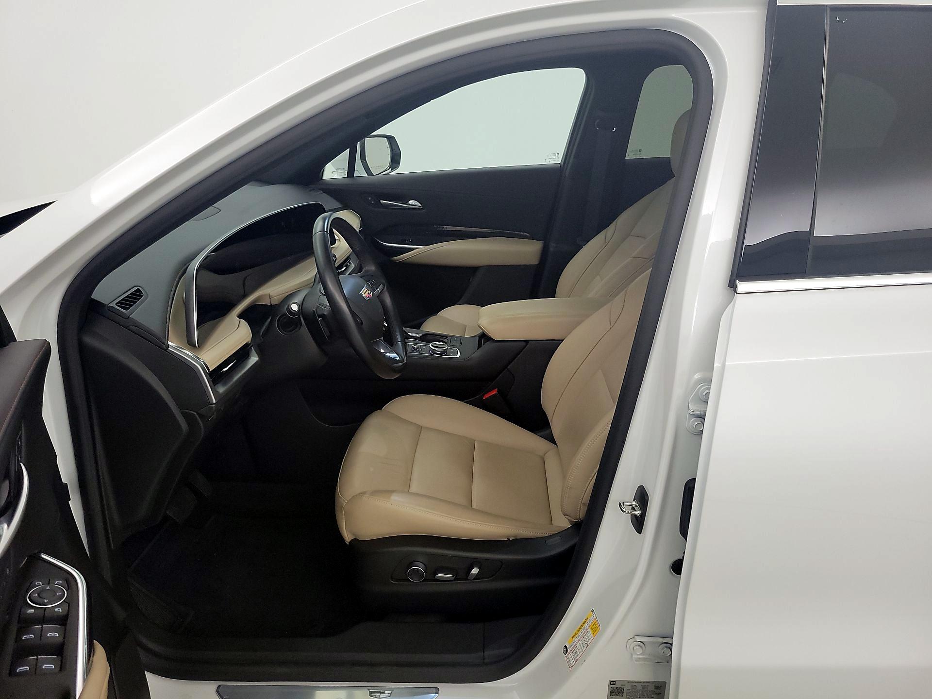 Thumbnail: 2024 Cadillac XT4 - 11