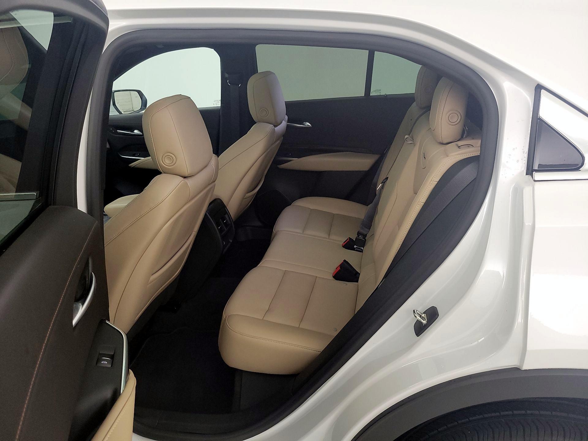 Thumbnail: 2024 Cadillac XT4 - 20