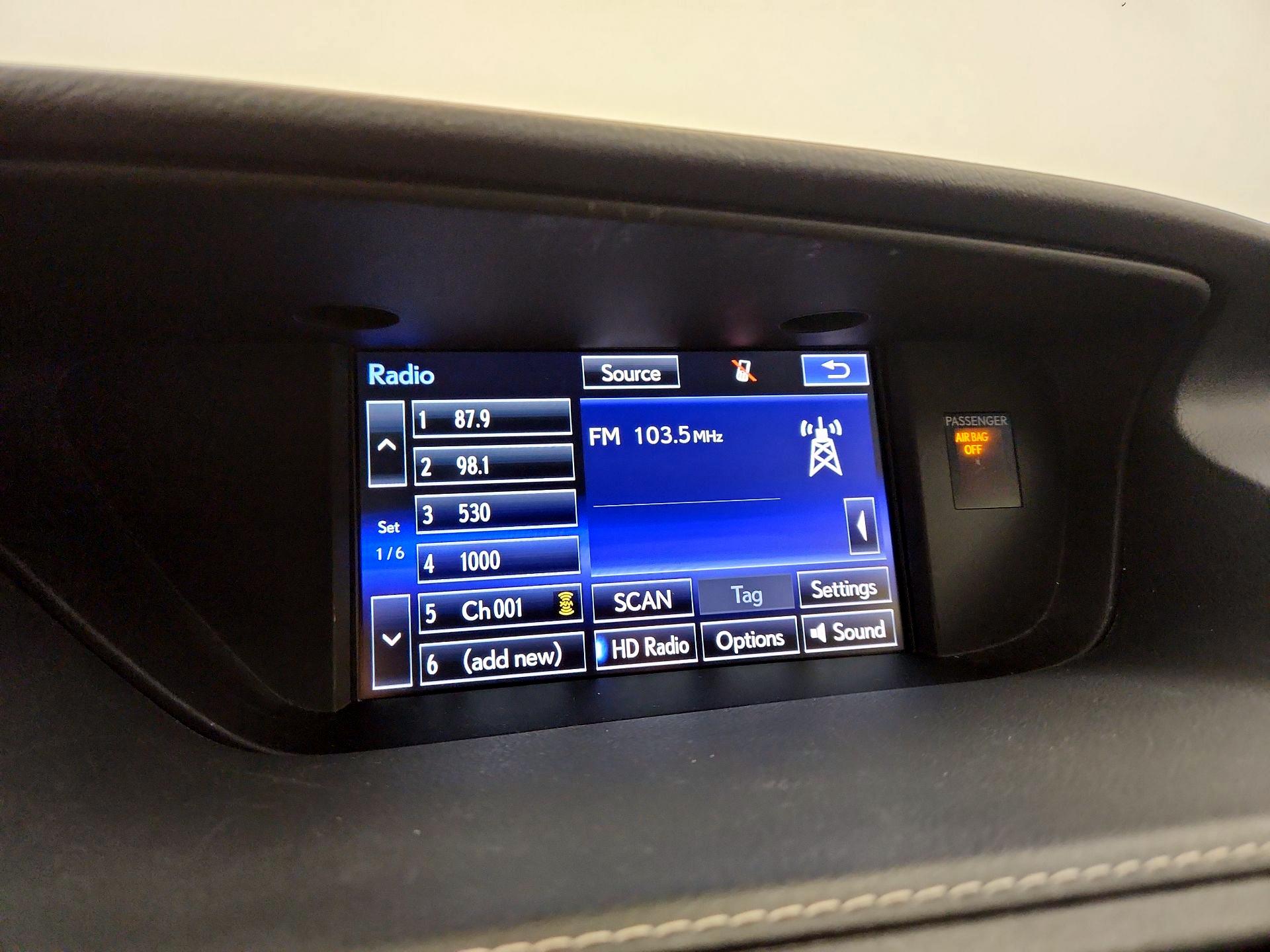 Thumbnail: 2016 Lexus ES - 15