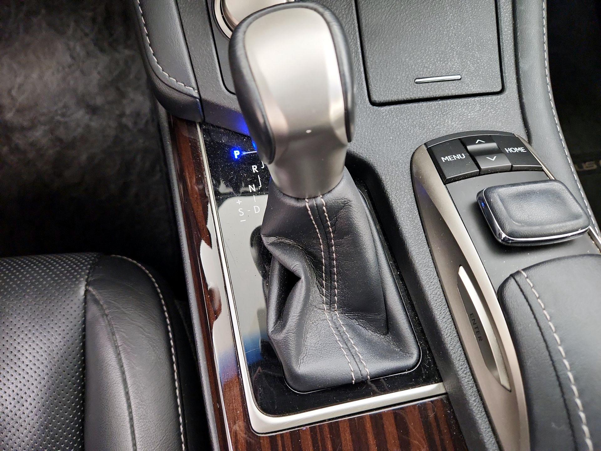 Thumbnail: 2016 Lexus ES - 17