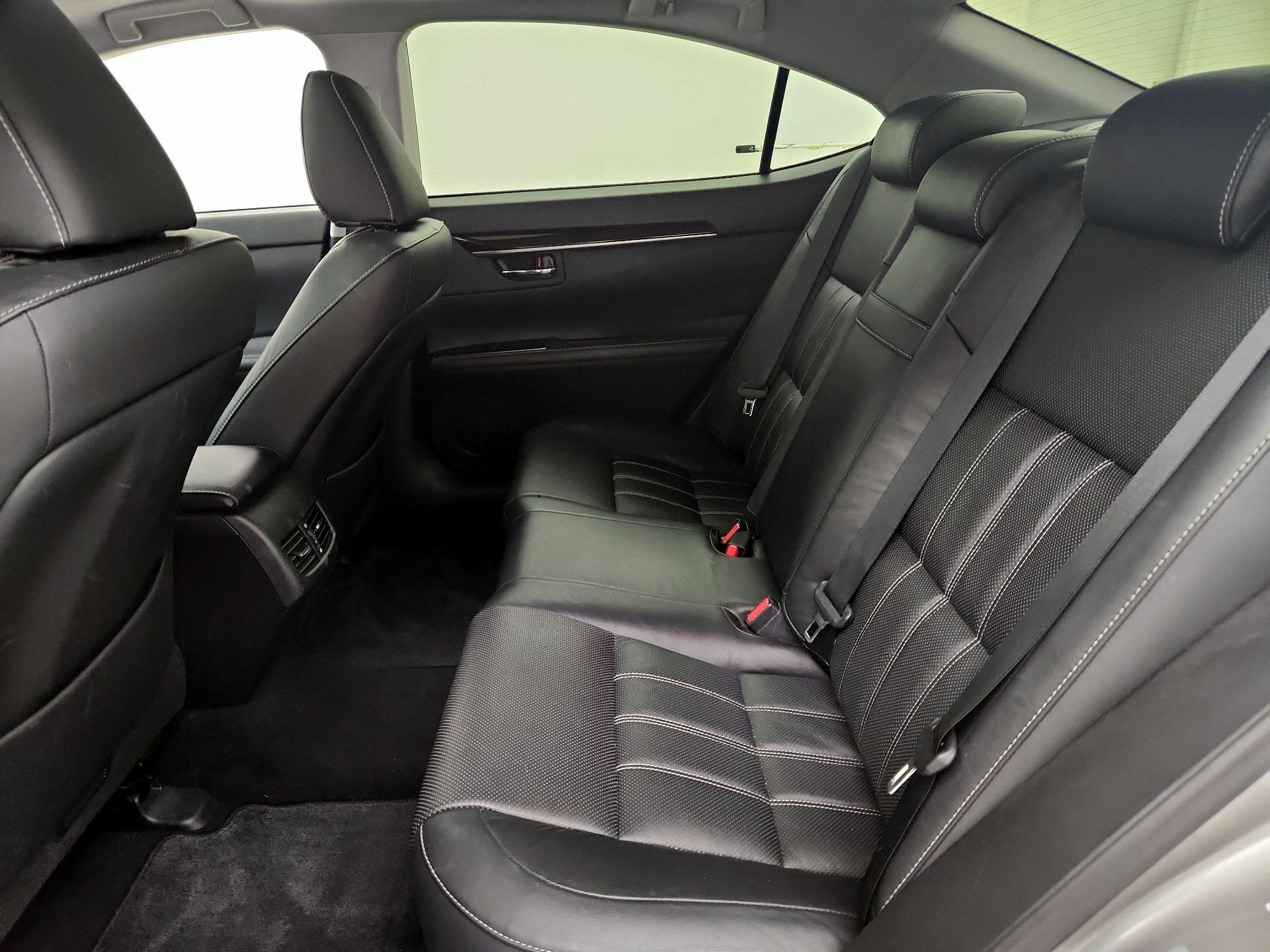 Thumbnail: 2016 Lexus ES - 19
