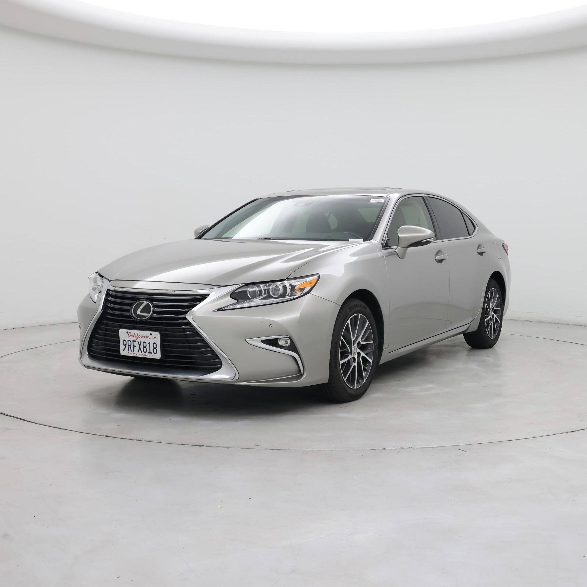 Thumbnail: 2016 Lexus ES - 4