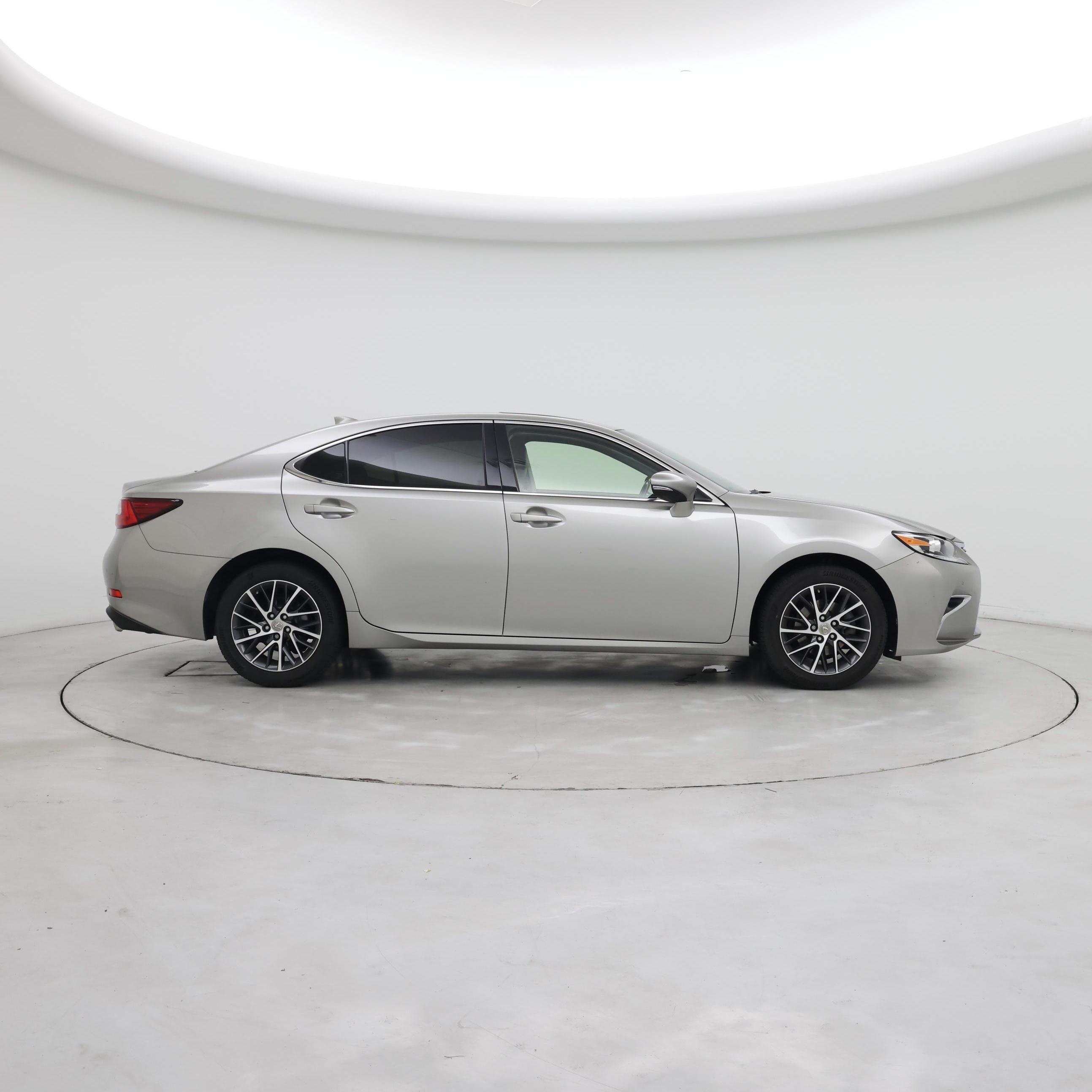 Thumbnail: 2016 Lexus ES - 7
