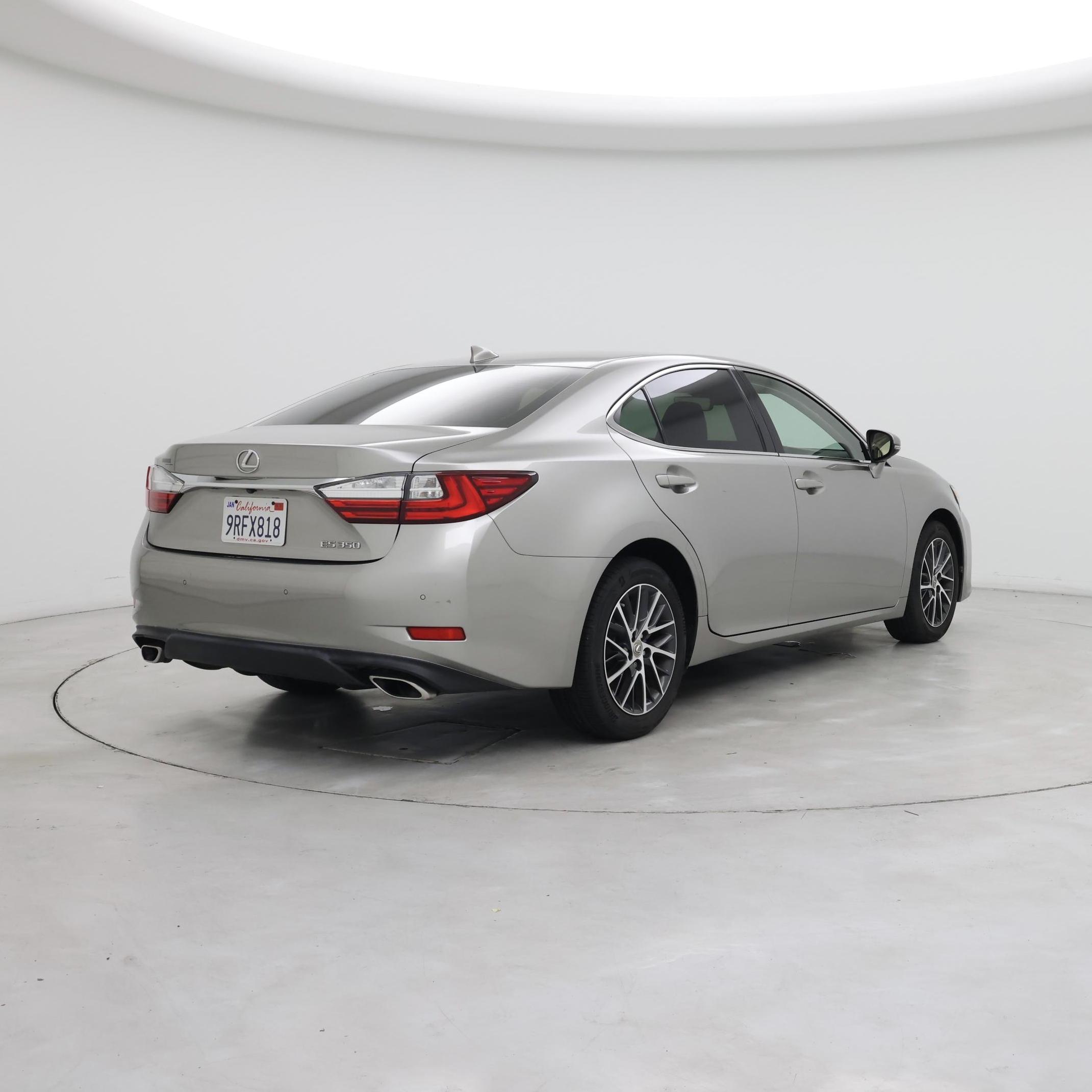 Thumbnail: 2016 Lexus ES - 8