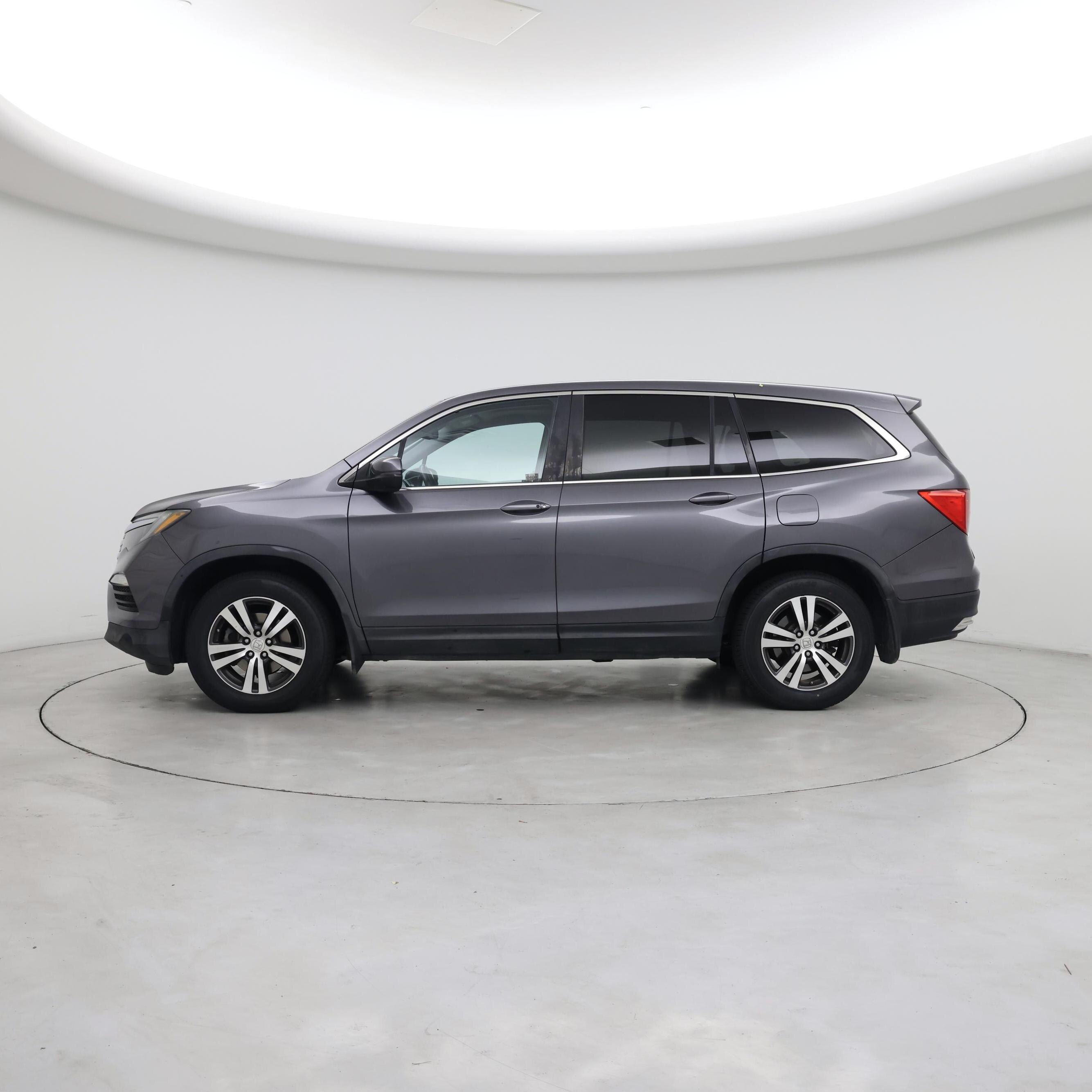 Thumbnail: 2016 Honda Pilot - 3