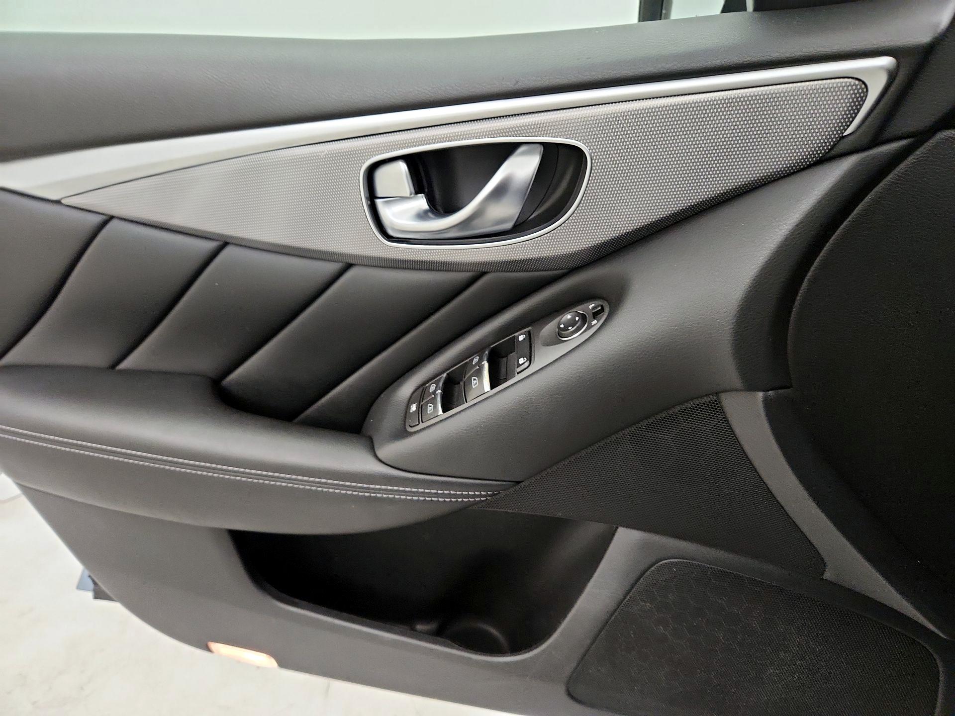 Thumbnail: 2015 INFINITI Q50 - 12