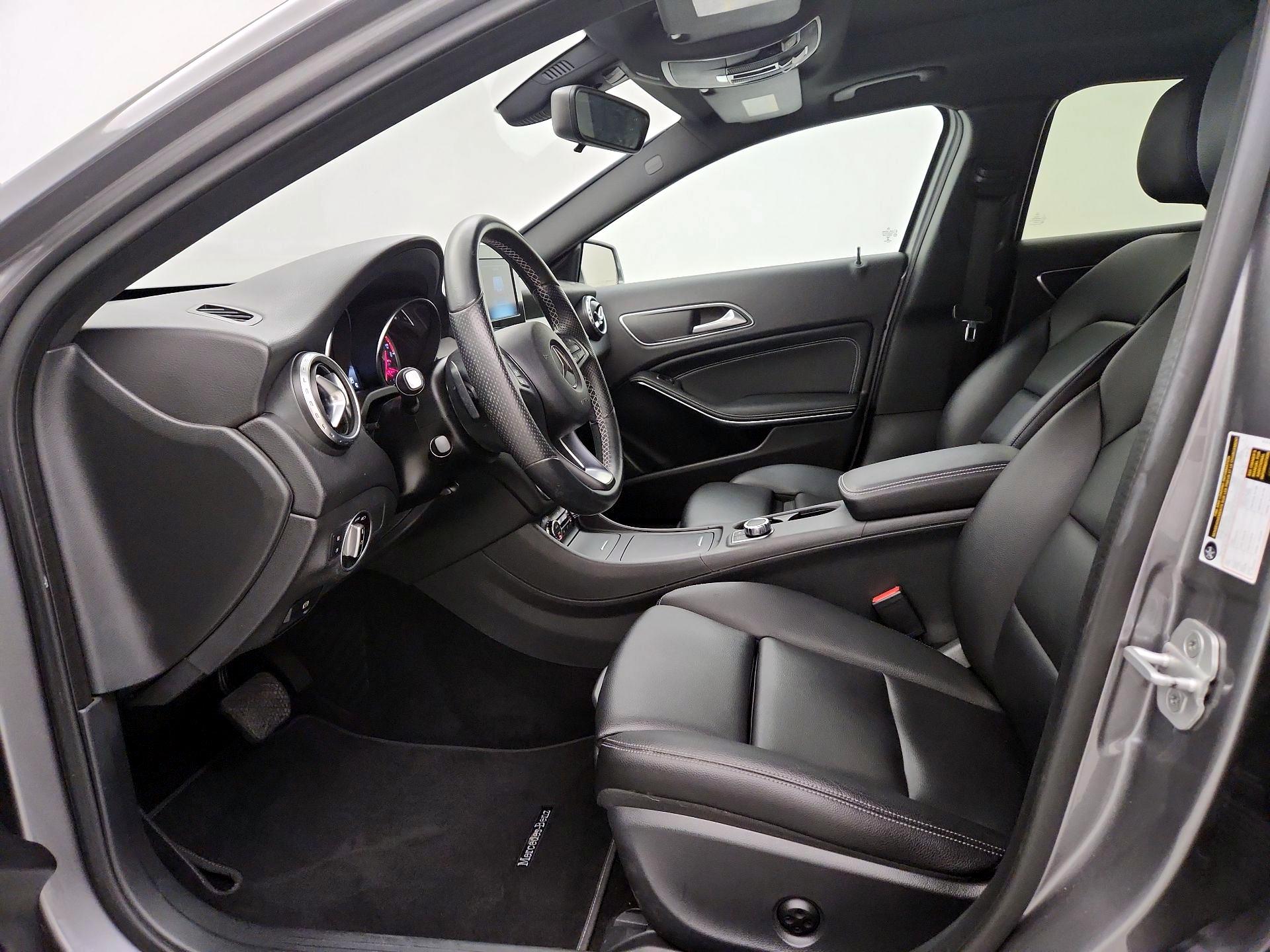 Thumbnail: 2016 Mercedes-Benz GLA - 11