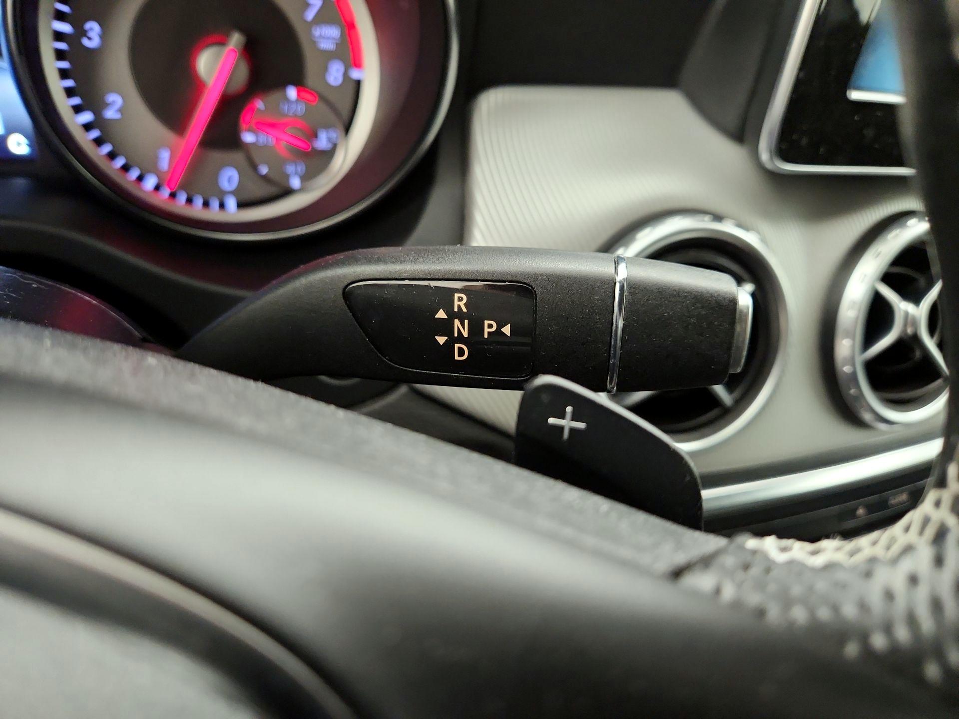 Thumbnail: 2016 Mercedes-Benz GLA - 17