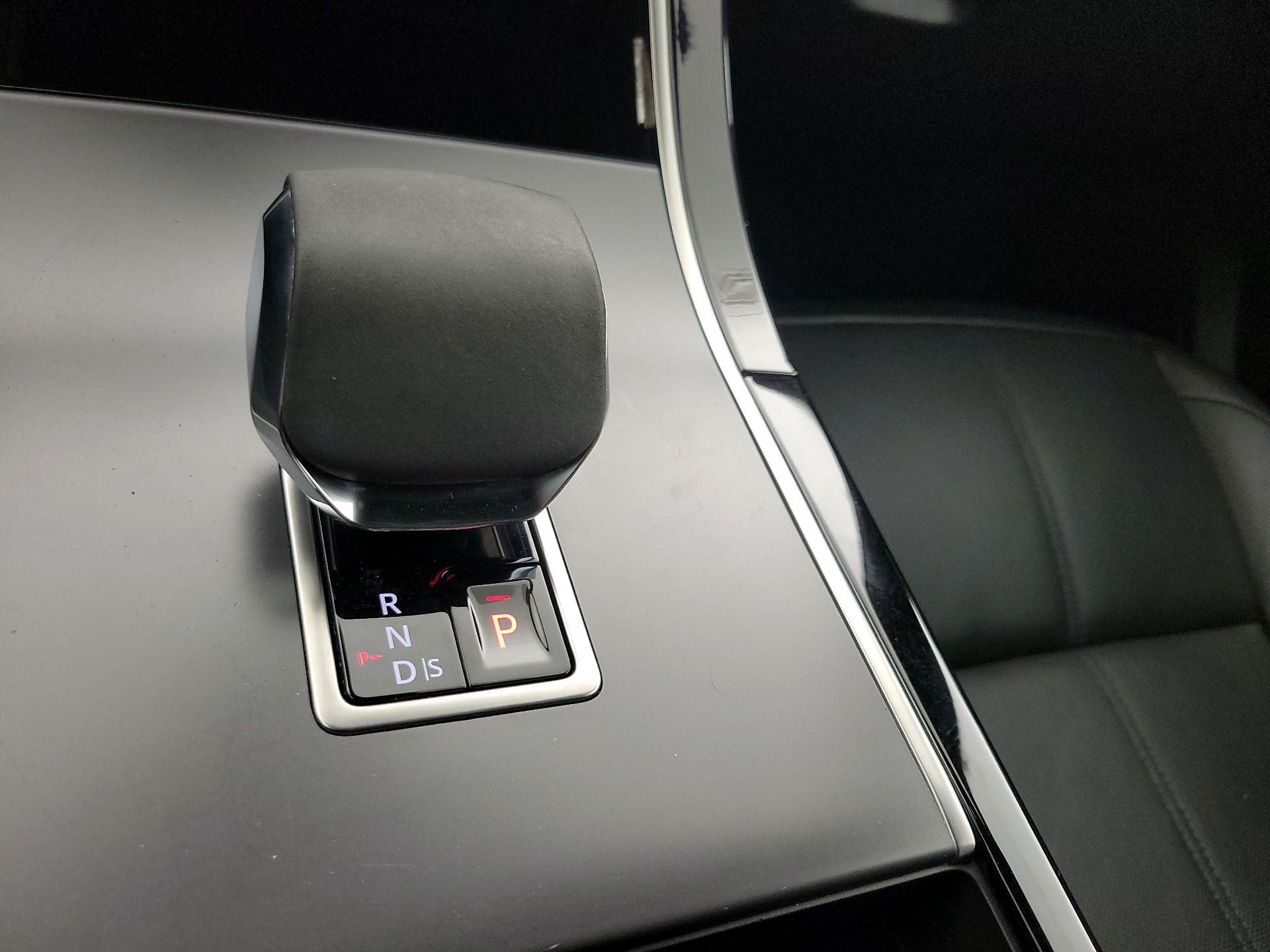 Thumbnail: 2024 Land Rover Range Rover Velar - 17