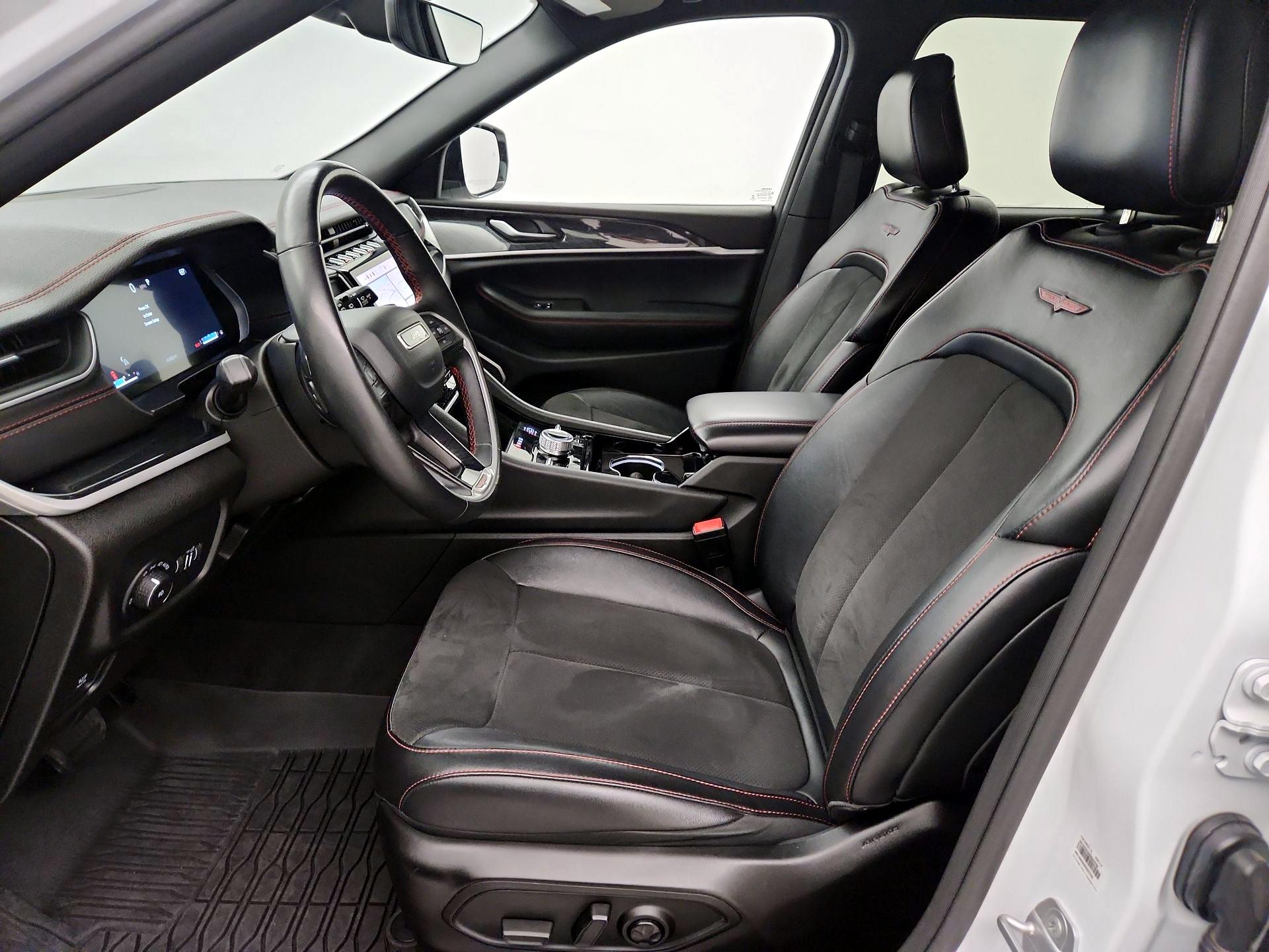 Thumbnail: 2022 Jeep Grand Cherokee - 11