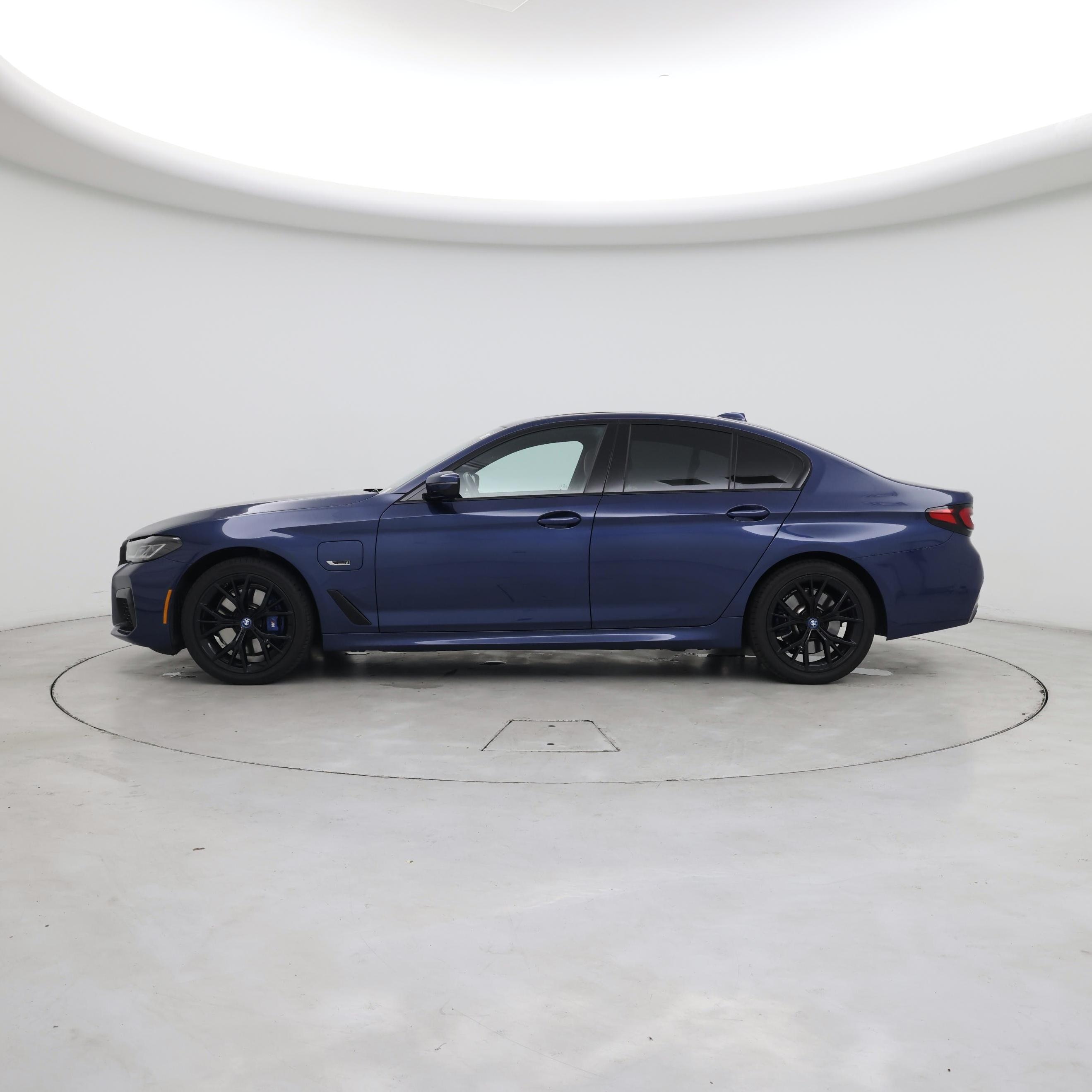 Thumbnail: 2022 BMW 5 Series - 3