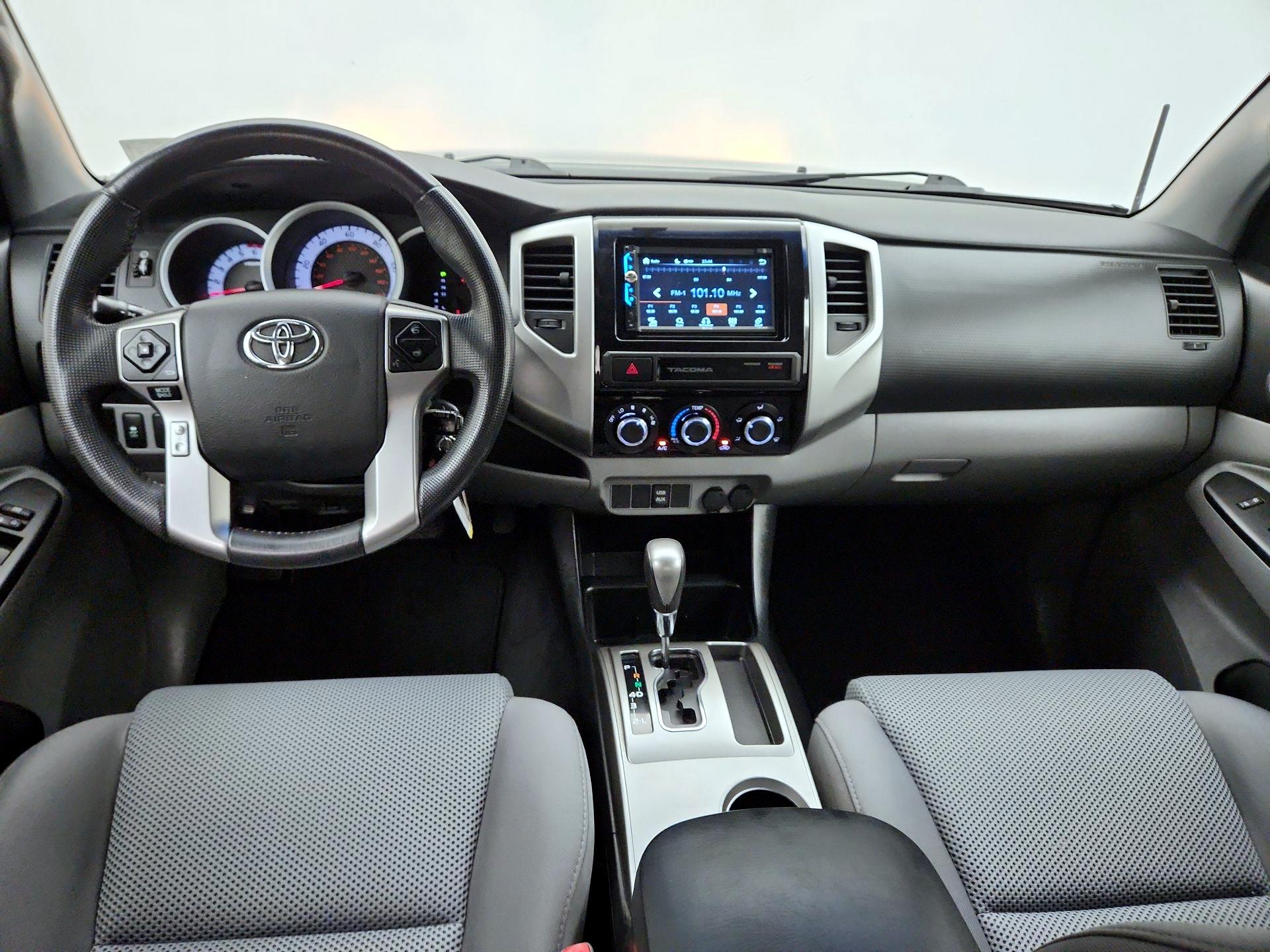 Thumbnail: 2015 Toyota Tacoma - 9