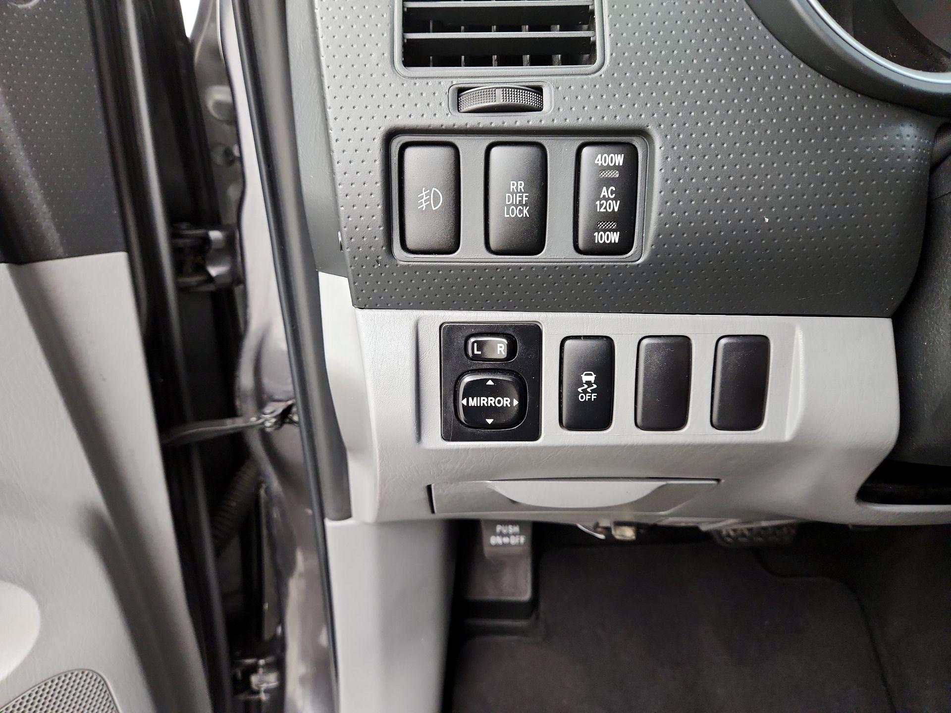 Thumbnail: 2015 Toyota Tacoma - 13