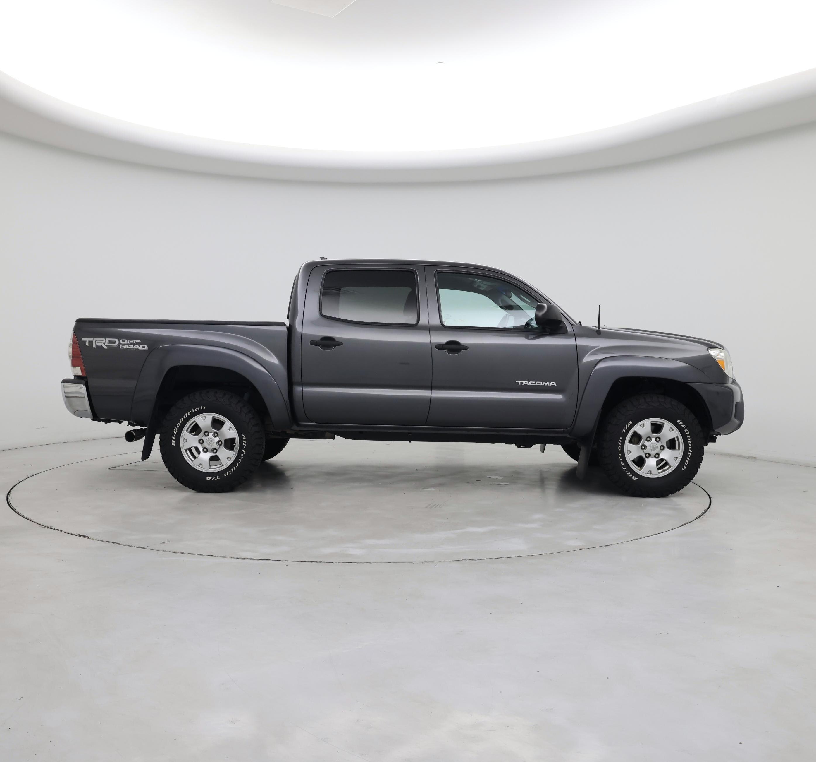 Thumbnail: 2015 Toyota Tacoma - 7