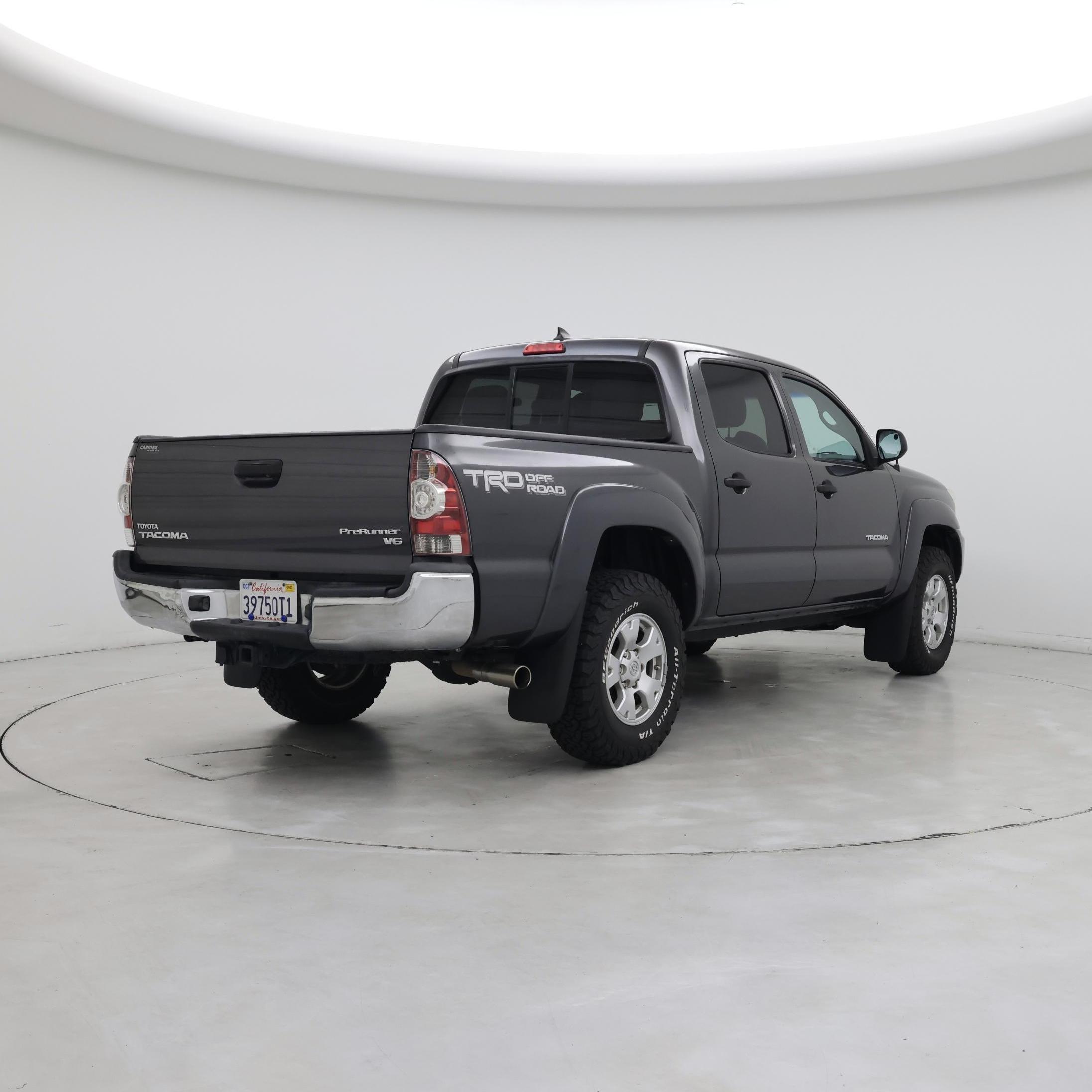 Thumbnail: 2015 Toyota Tacoma - 8
