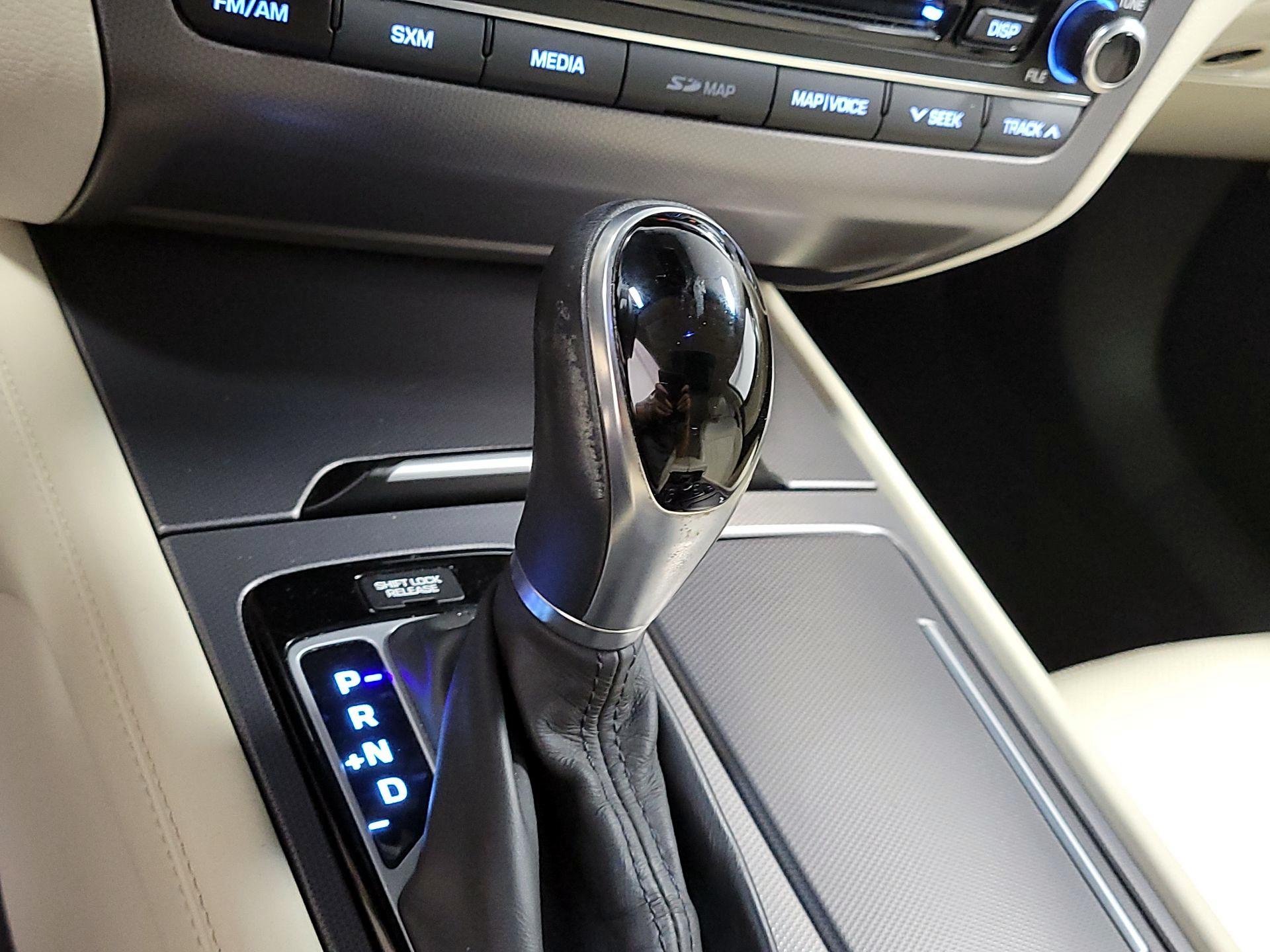 Thumbnail: 2016 Hyundai Genesis - 18
