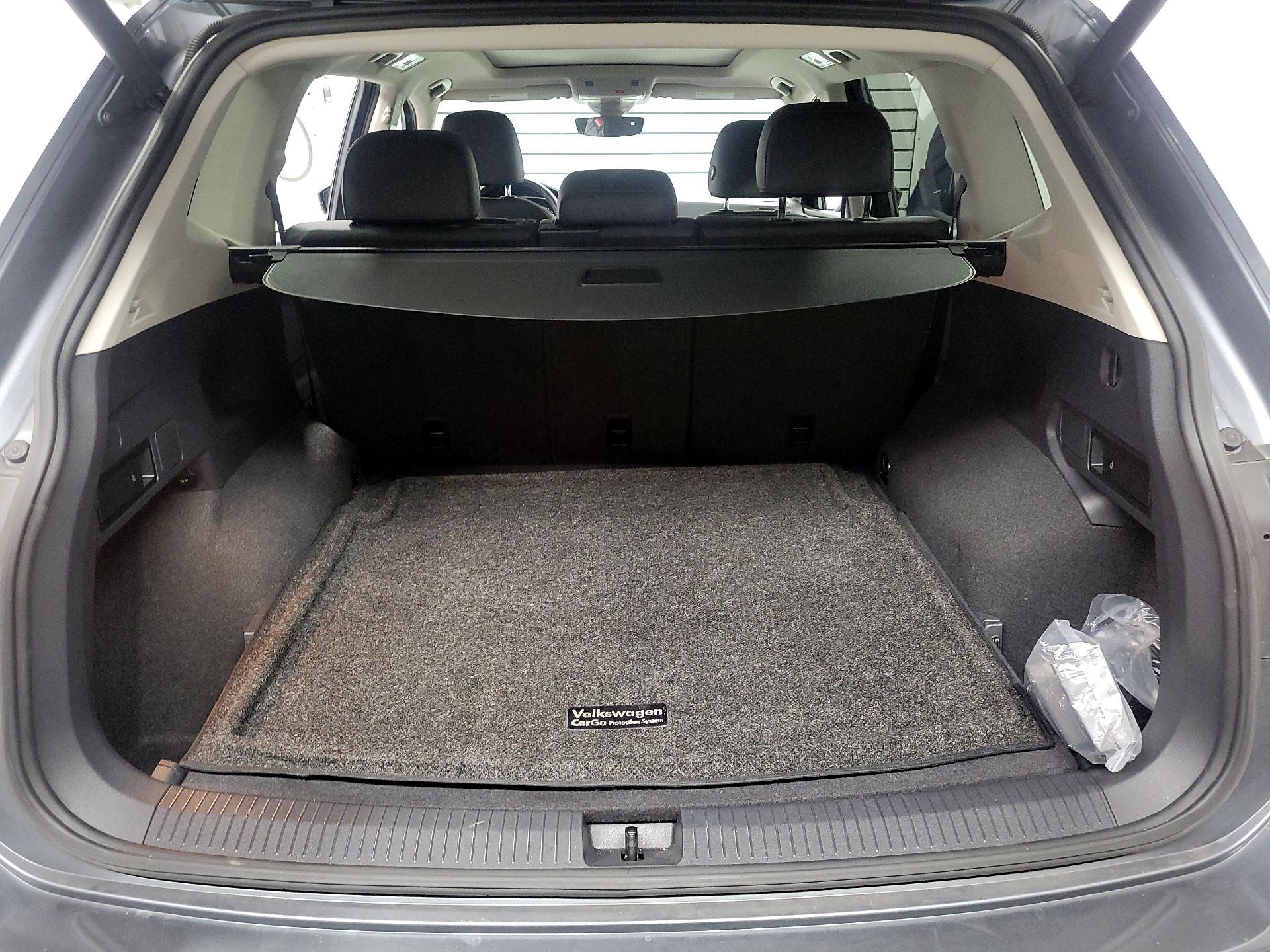 Thumbnail: 2019 Volkswagen Tiguan - 17