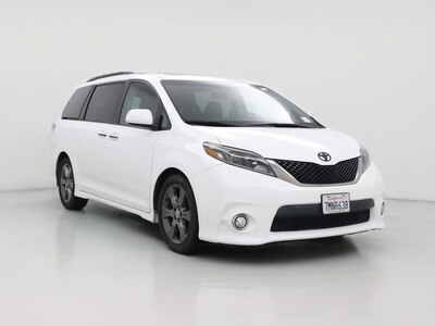 White 2015 Toyota Sienna SE