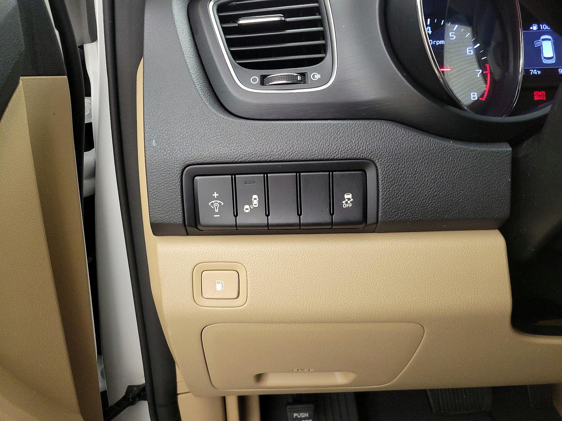 Thumbnail: 2019 Kia Sedona - 13