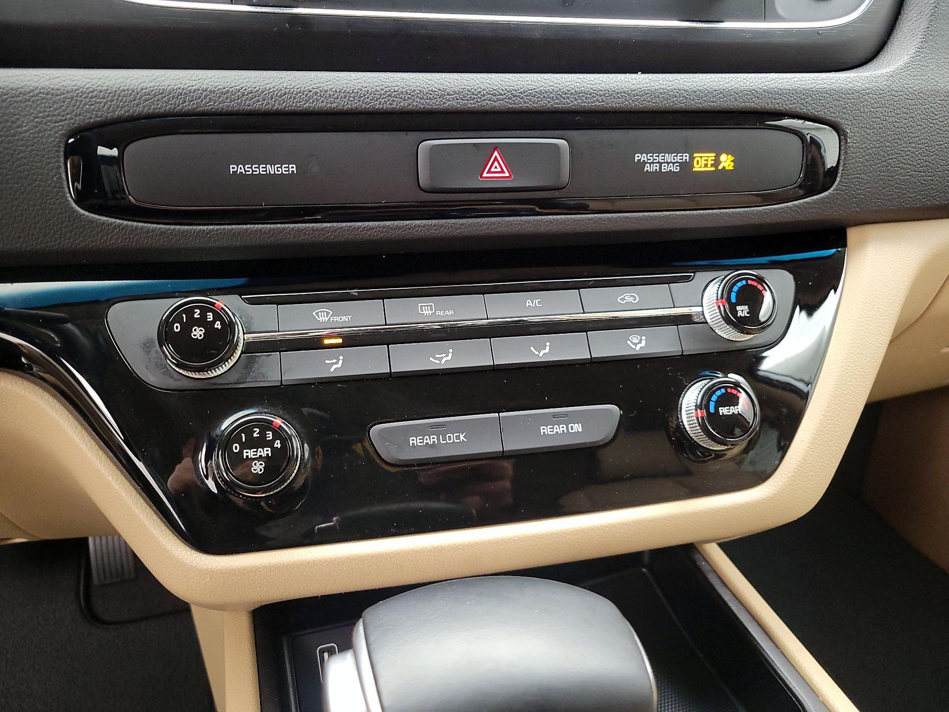 Thumbnail: 2019 Kia Sedona - 16