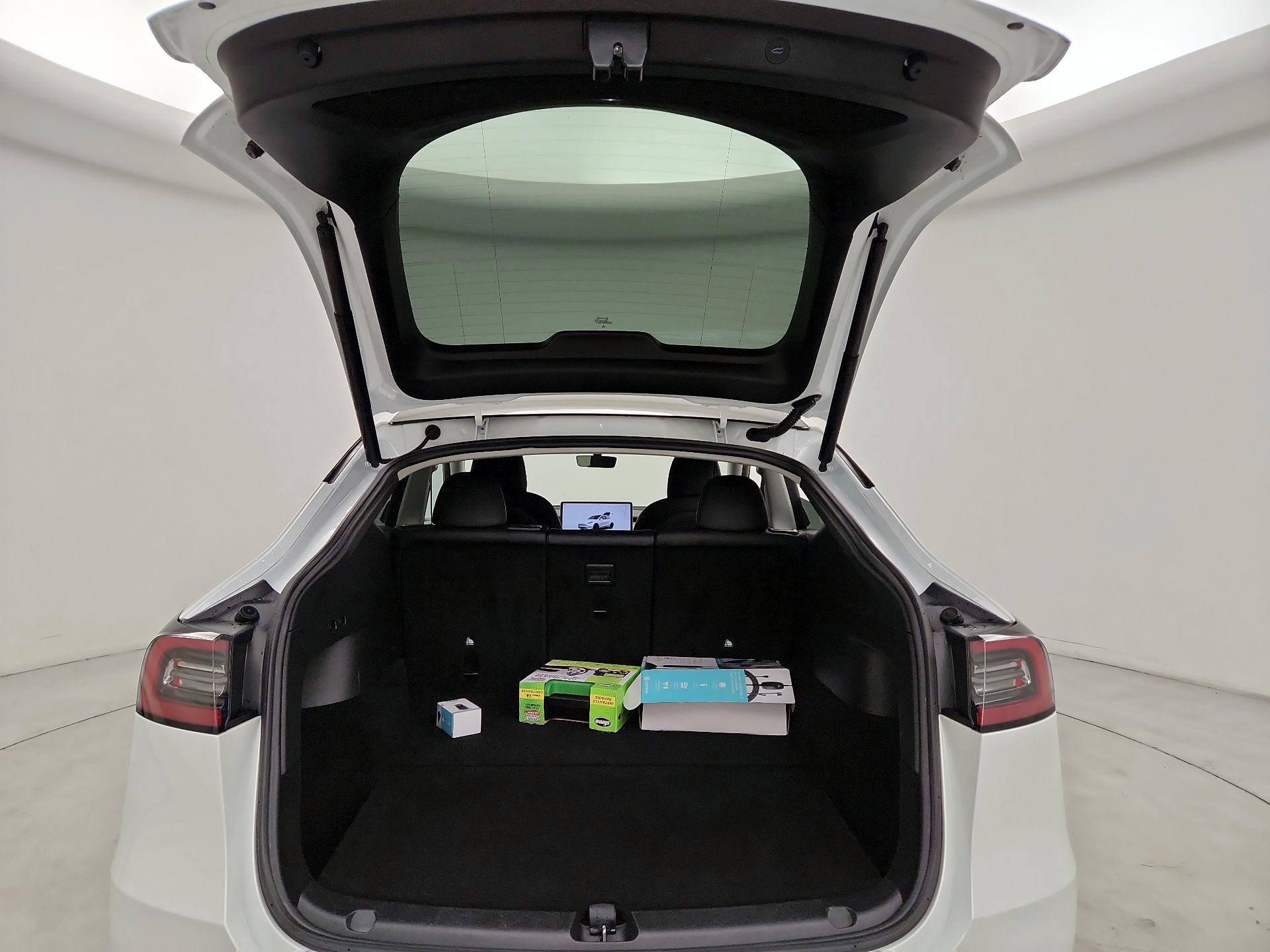Thumbnail: 2022 Tesla Model Y - 19