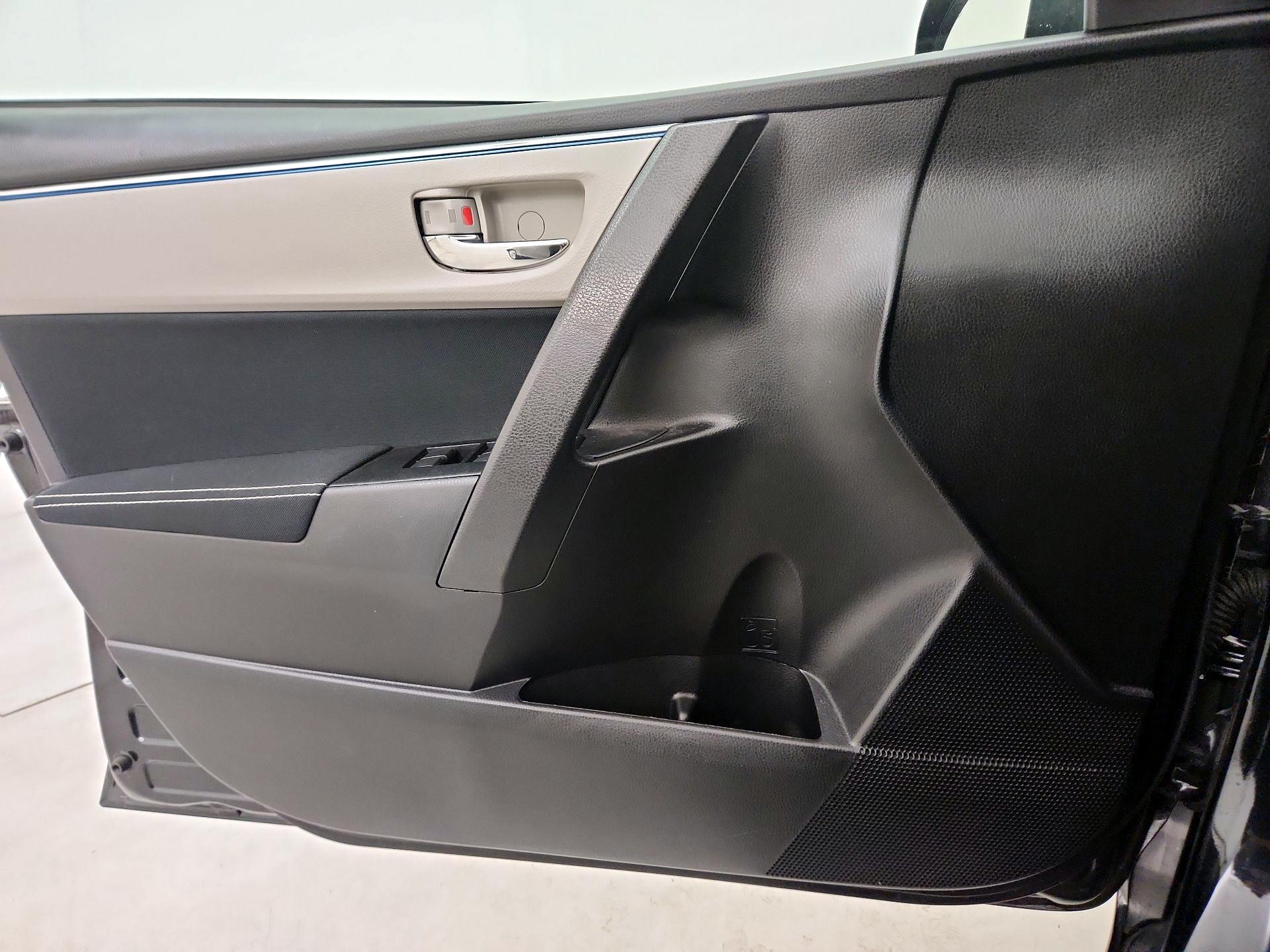 Thumbnail: 2016 Toyota Corolla - 12