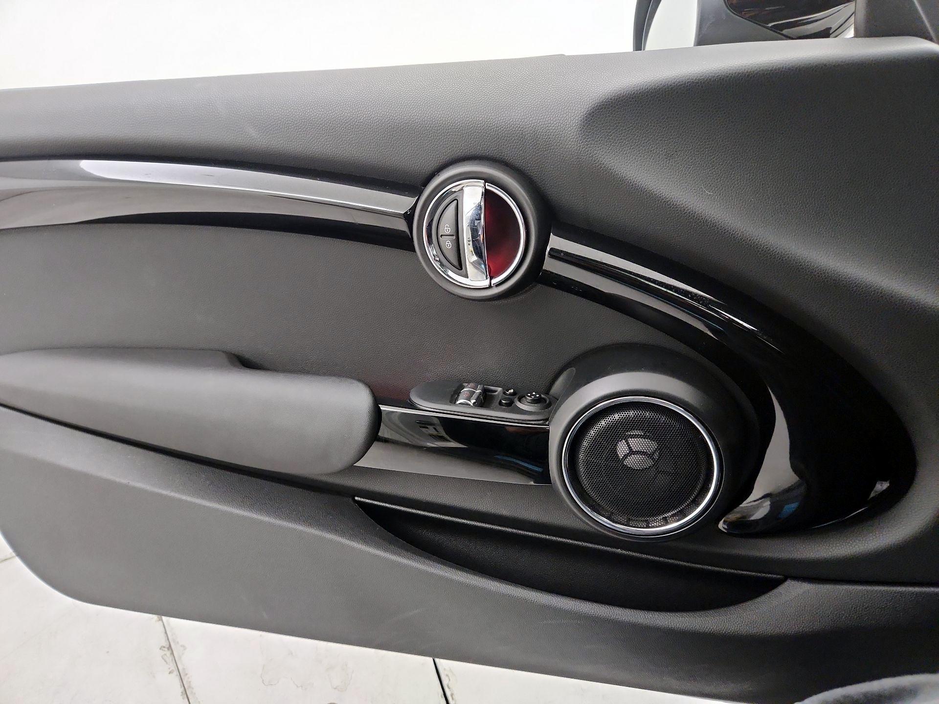 Thumbnail: 2021 MINI Cooper Hardtop - 12