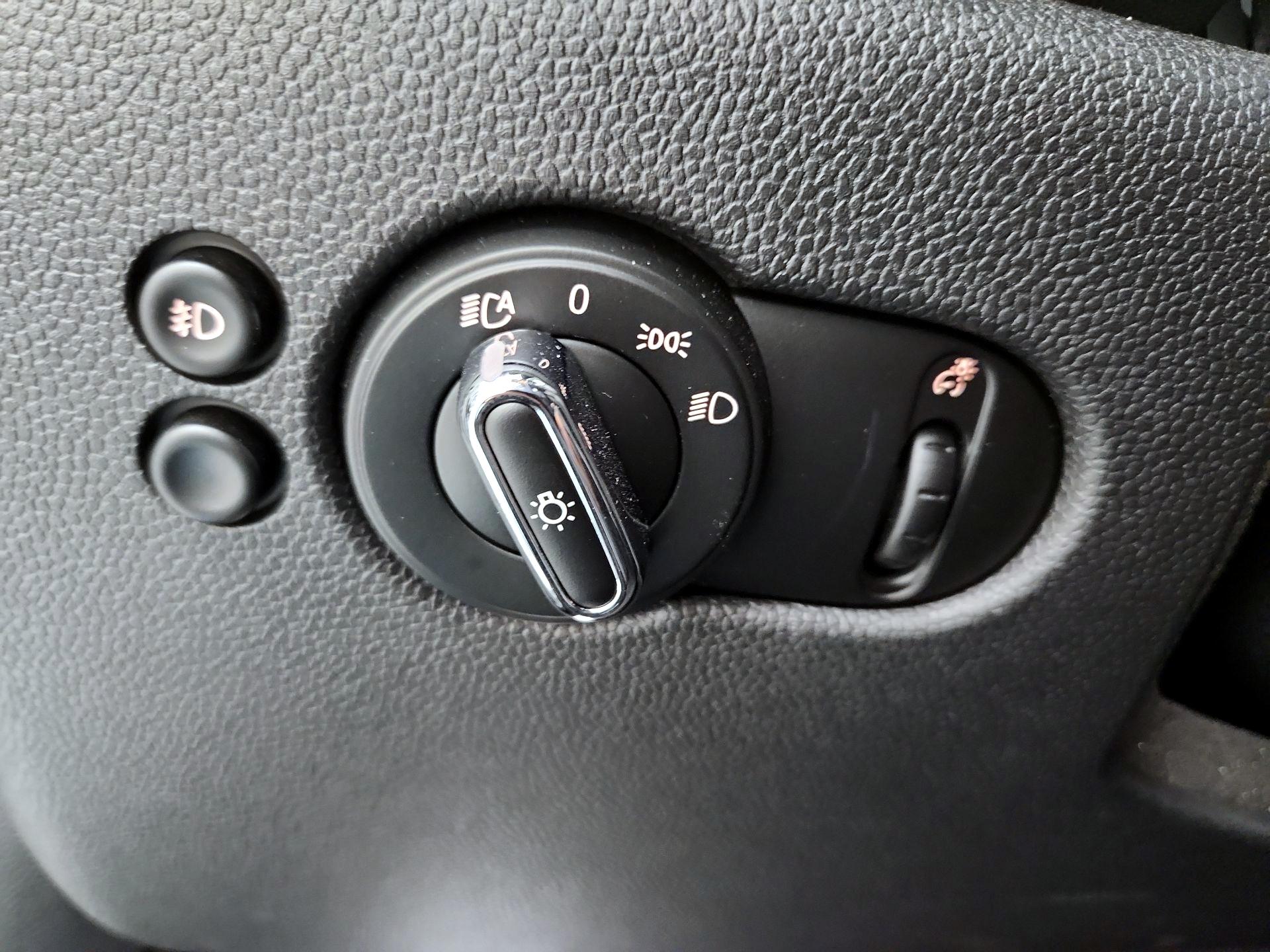 Thumbnail: 2021 MINI Cooper Hardtop - 13
