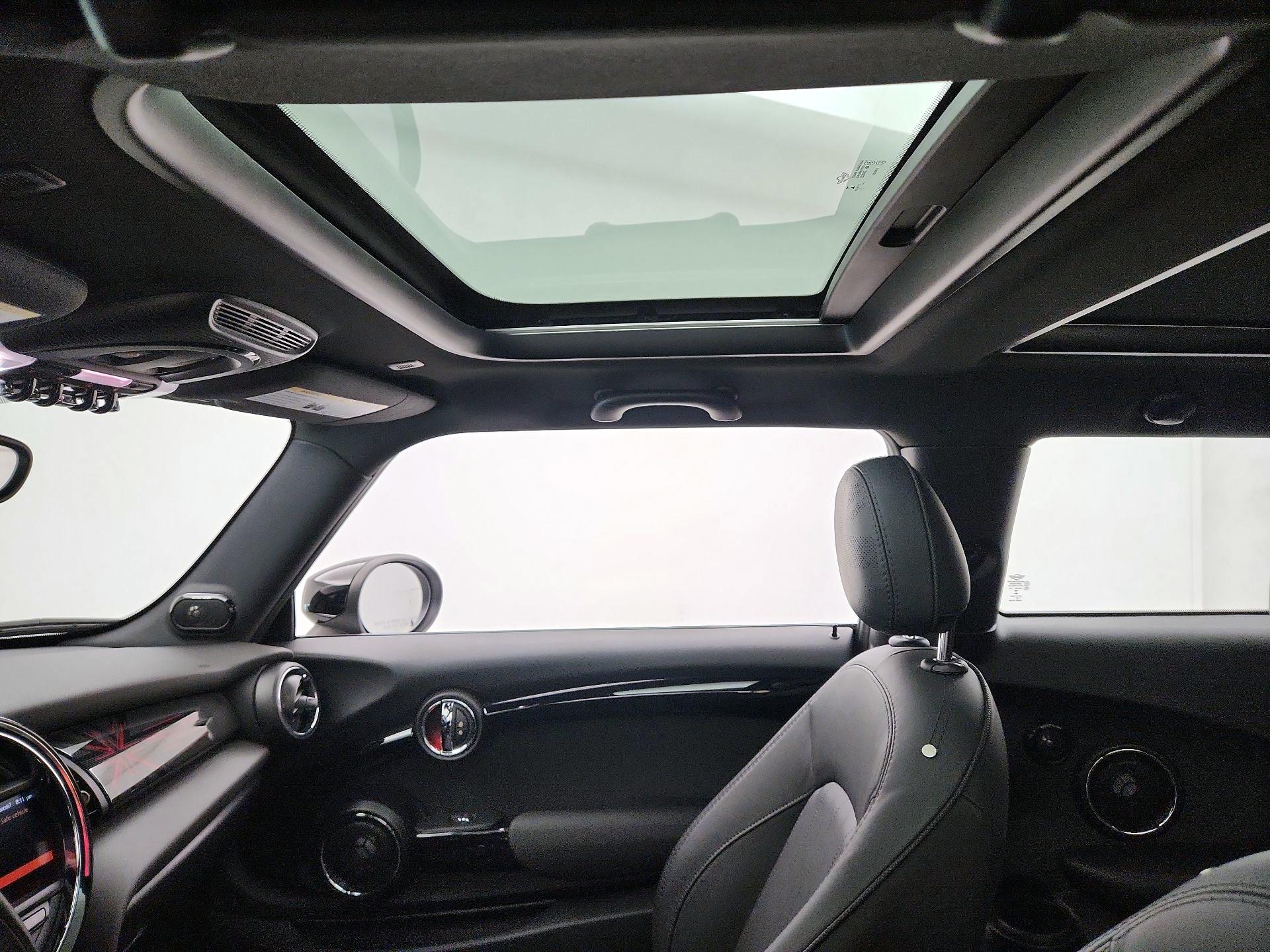 Thumbnail: 2021 MINI Cooper Hardtop - 19