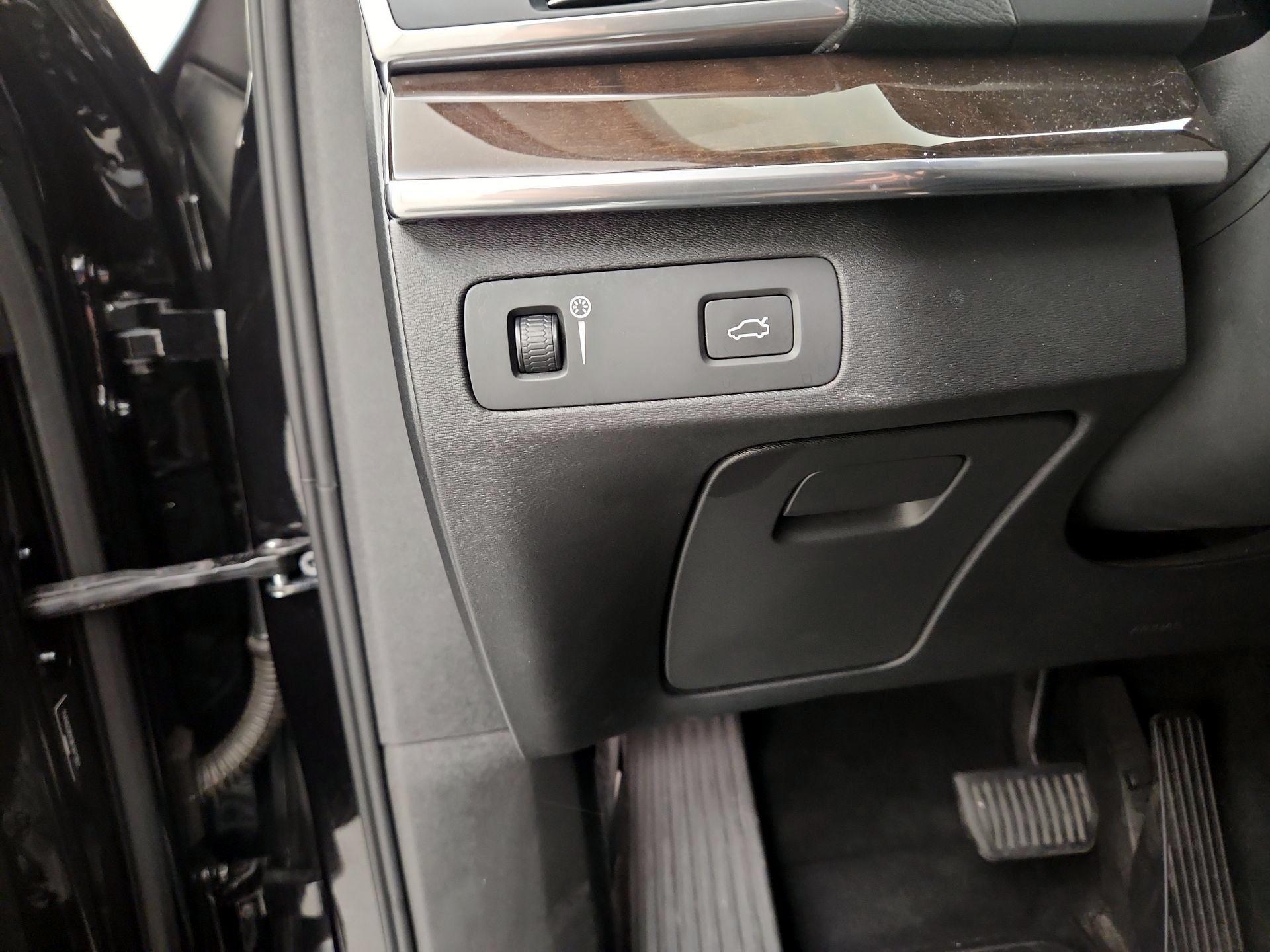 Thumbnail: 2019 Volvo XC90 - 13