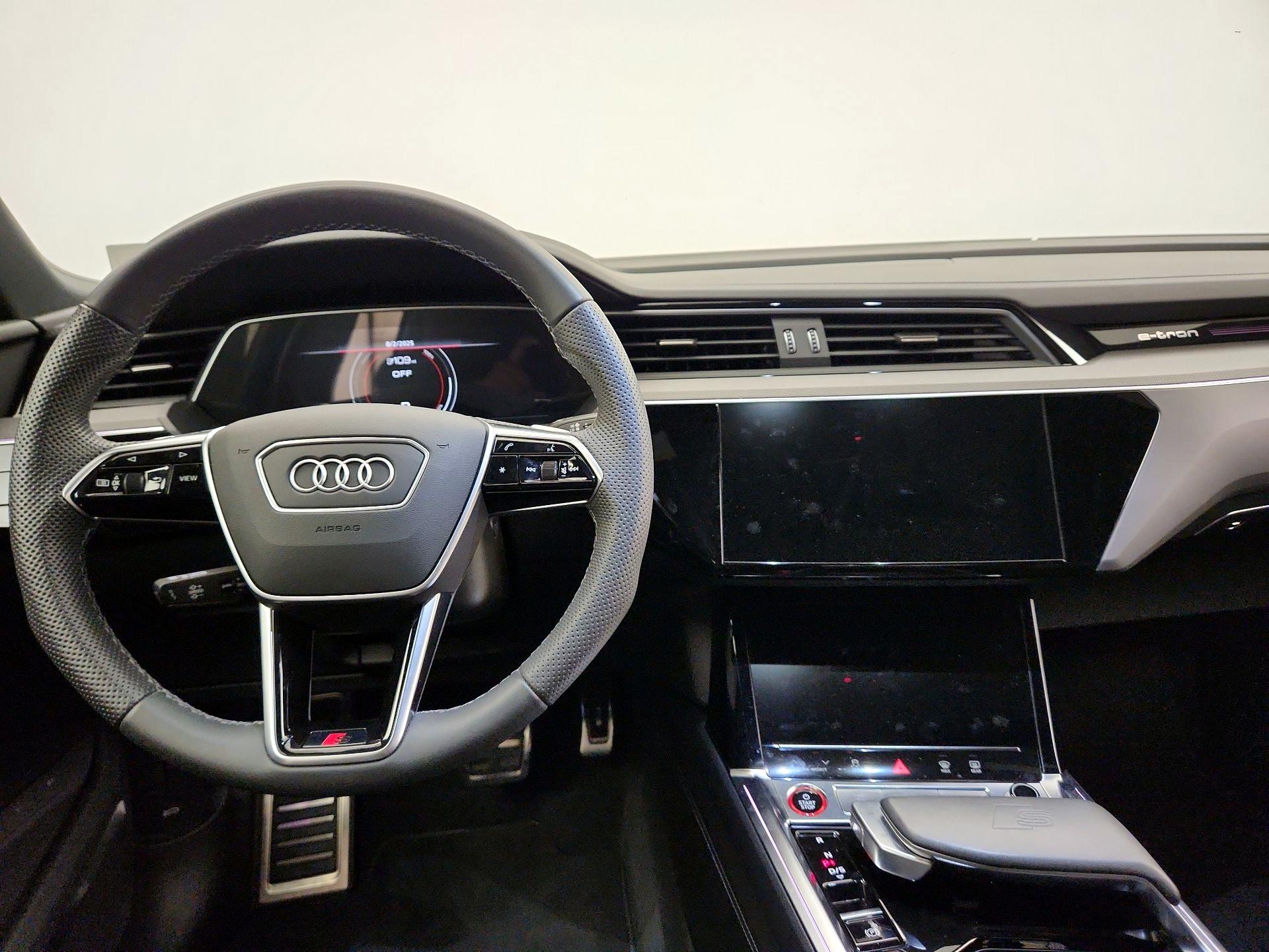 Thumbnail: 2024 Audi SQ8 e-tron - 9