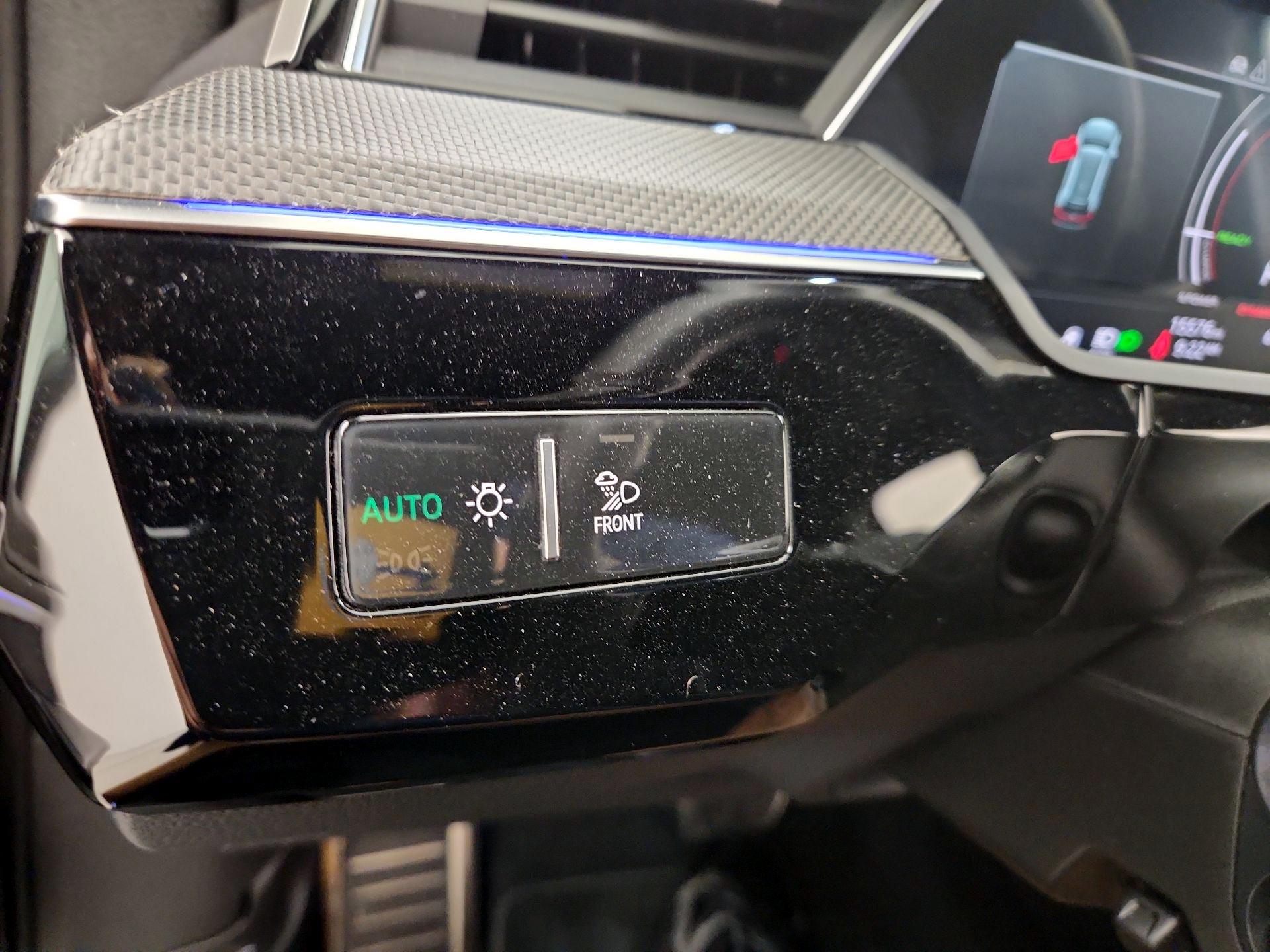 Thumbnail: 2024 Audi SQ8 e-tron - 13
