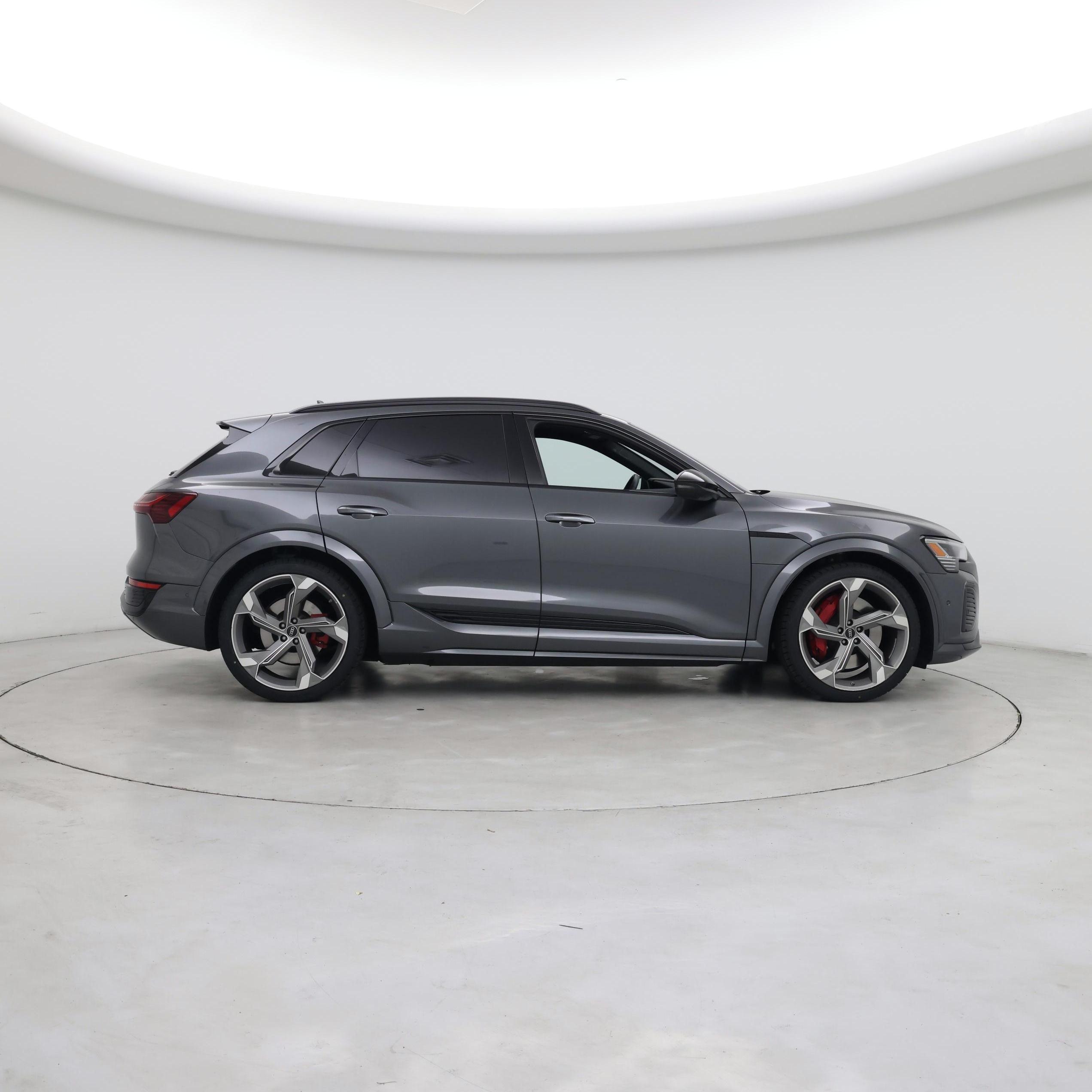 Thumbnail: 2024 Audi SQ8 e-tron - 7