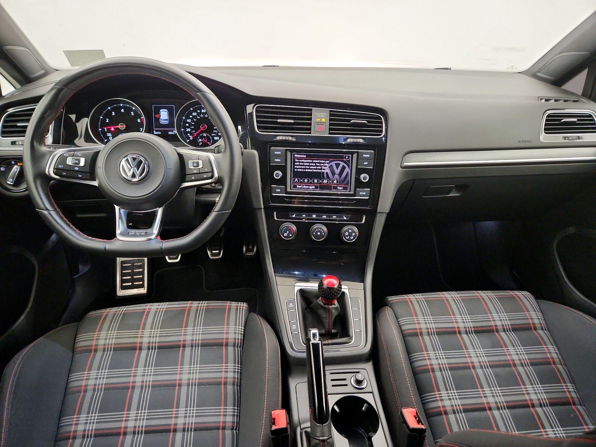 Thumbnail: 2019 Volkswagen Golf - 9