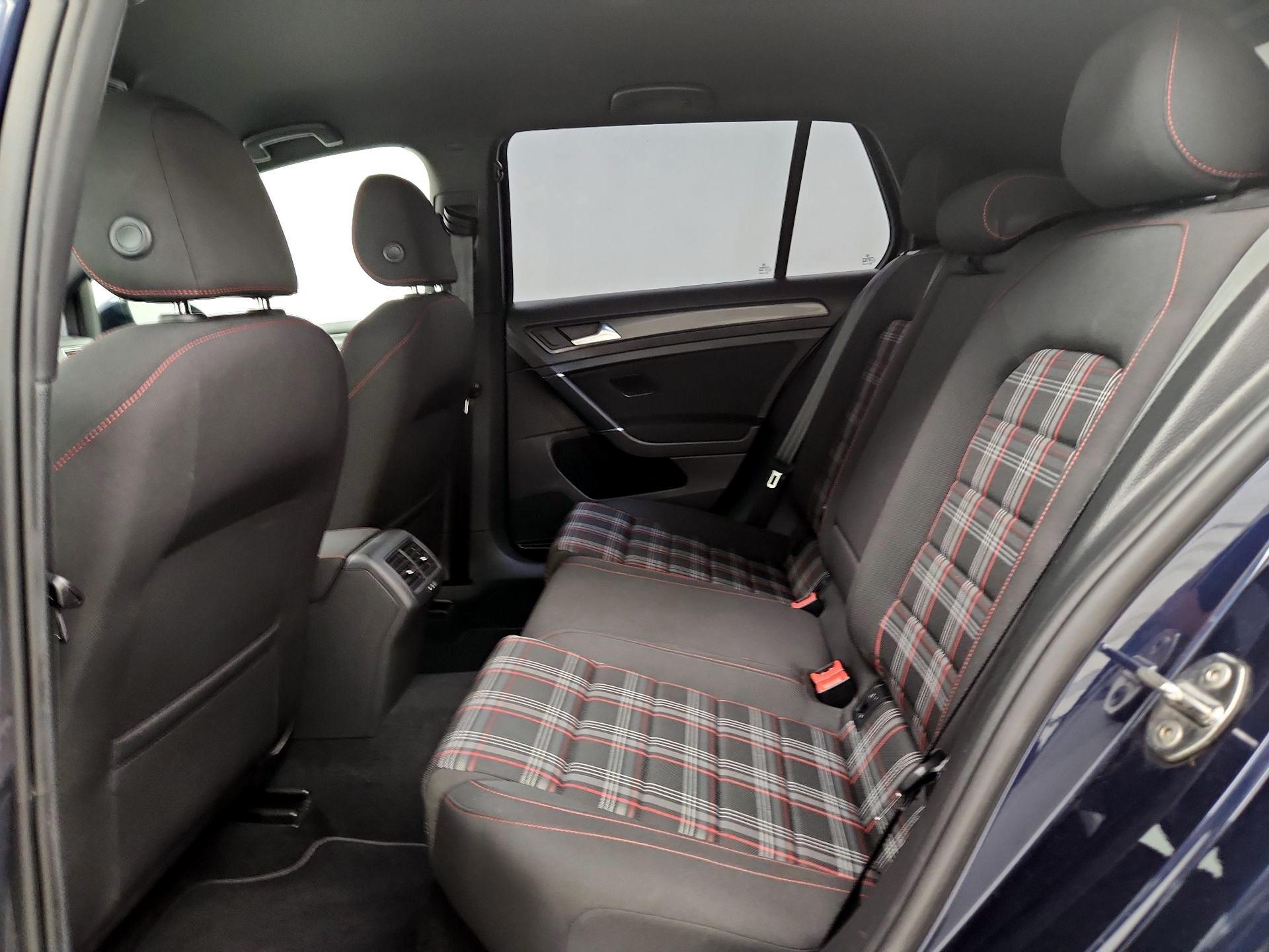 Thumbnail: 2019 Volkswagen Golf - 19