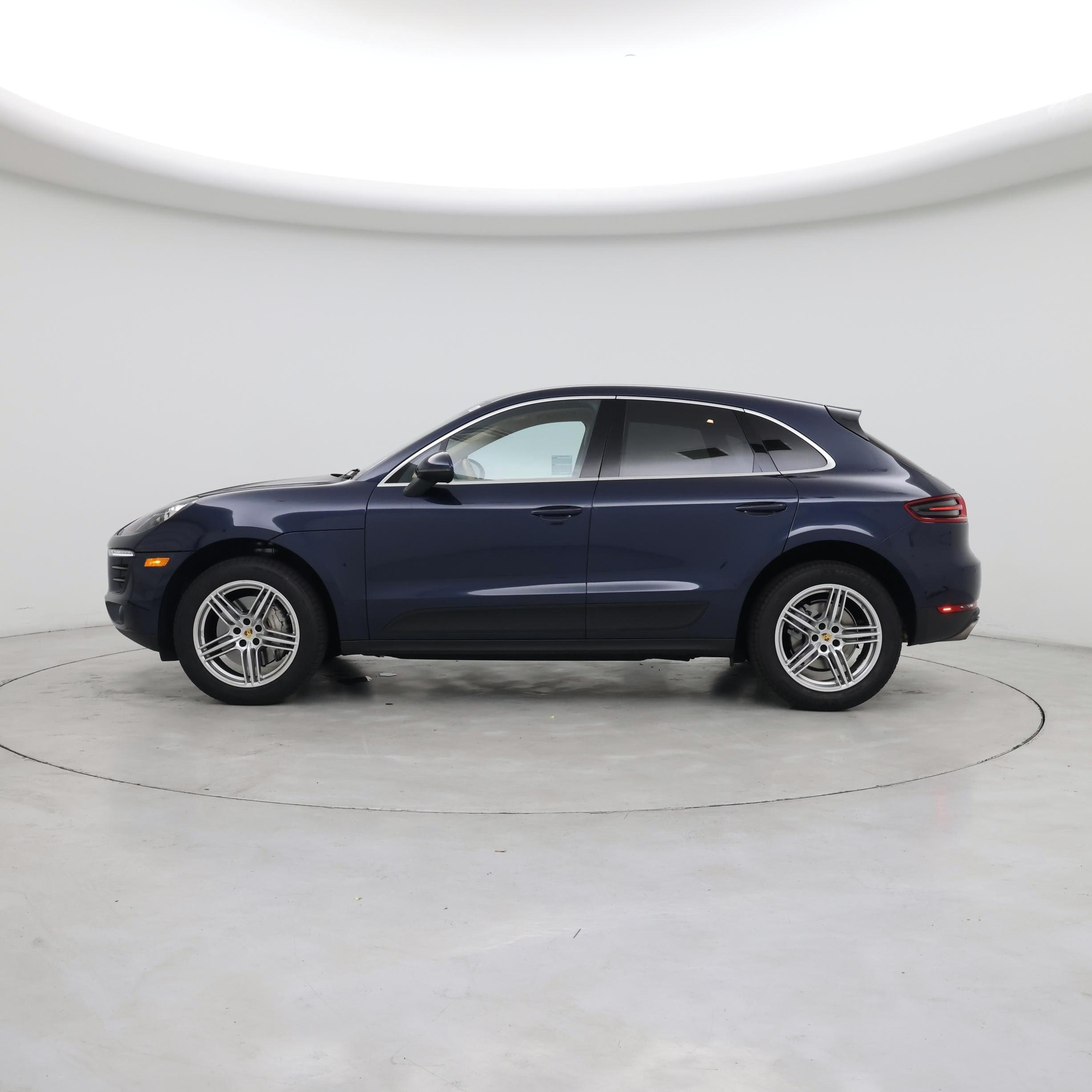 Thumbnail: 2016 Porsche Macan - 3