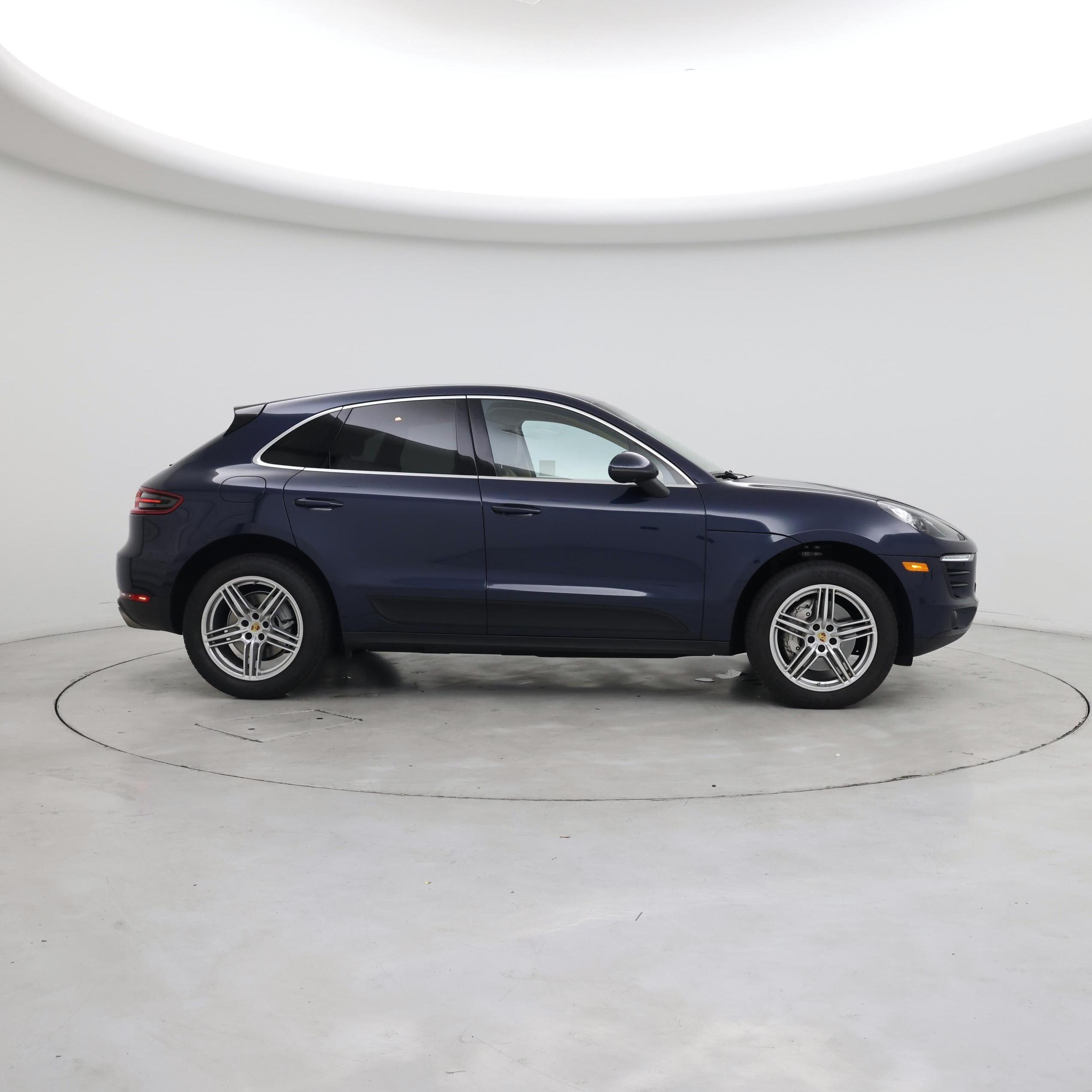 Thumbnail: 2016 Porsche Macan - 7