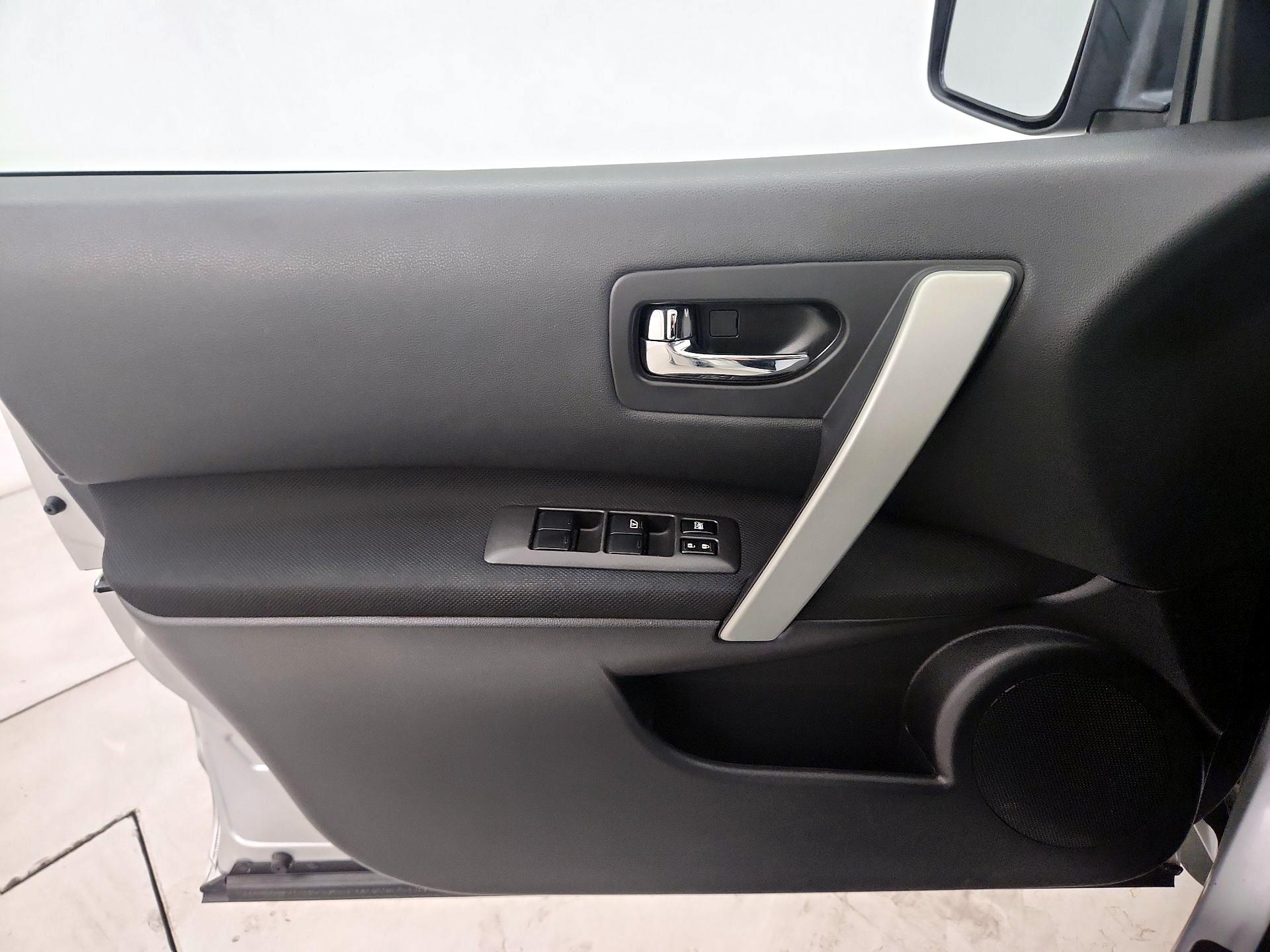 Thumbnail: 2013 Nissan Rogue - 12