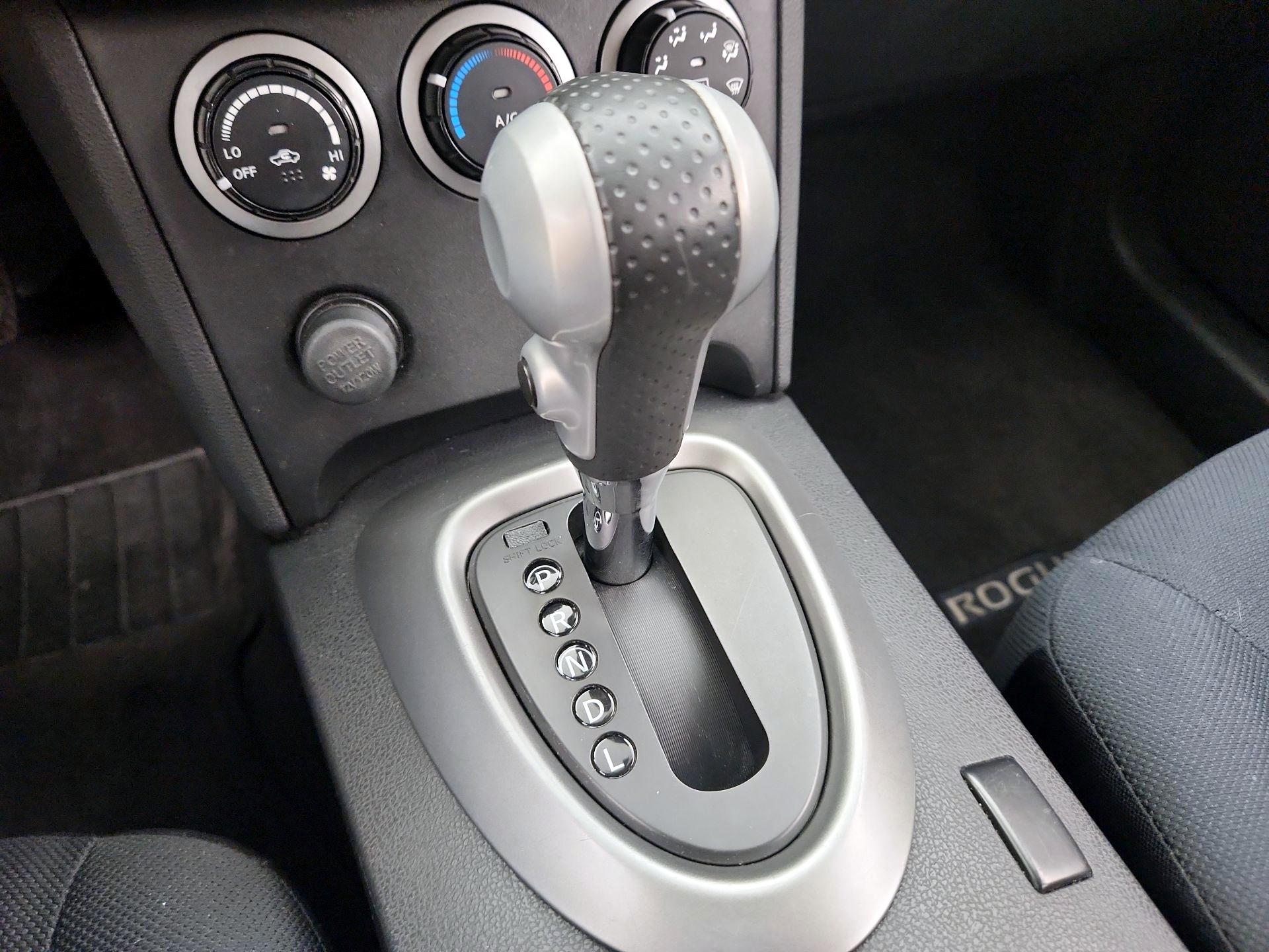 Thumbnail: 2013 Nissan Rogue - 16