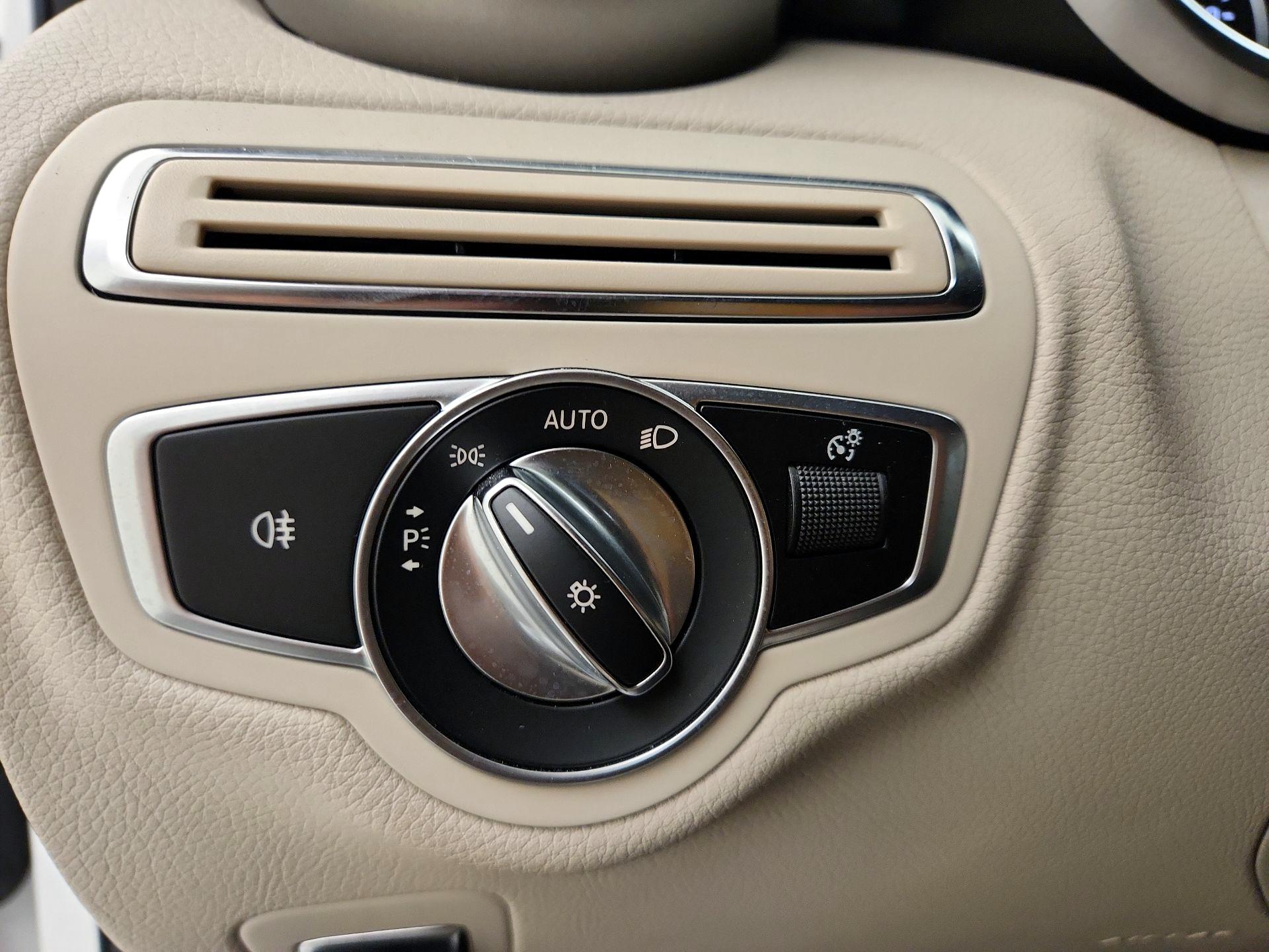 Thumbnail: 2019 Mercedes-Benz C-Class - 13