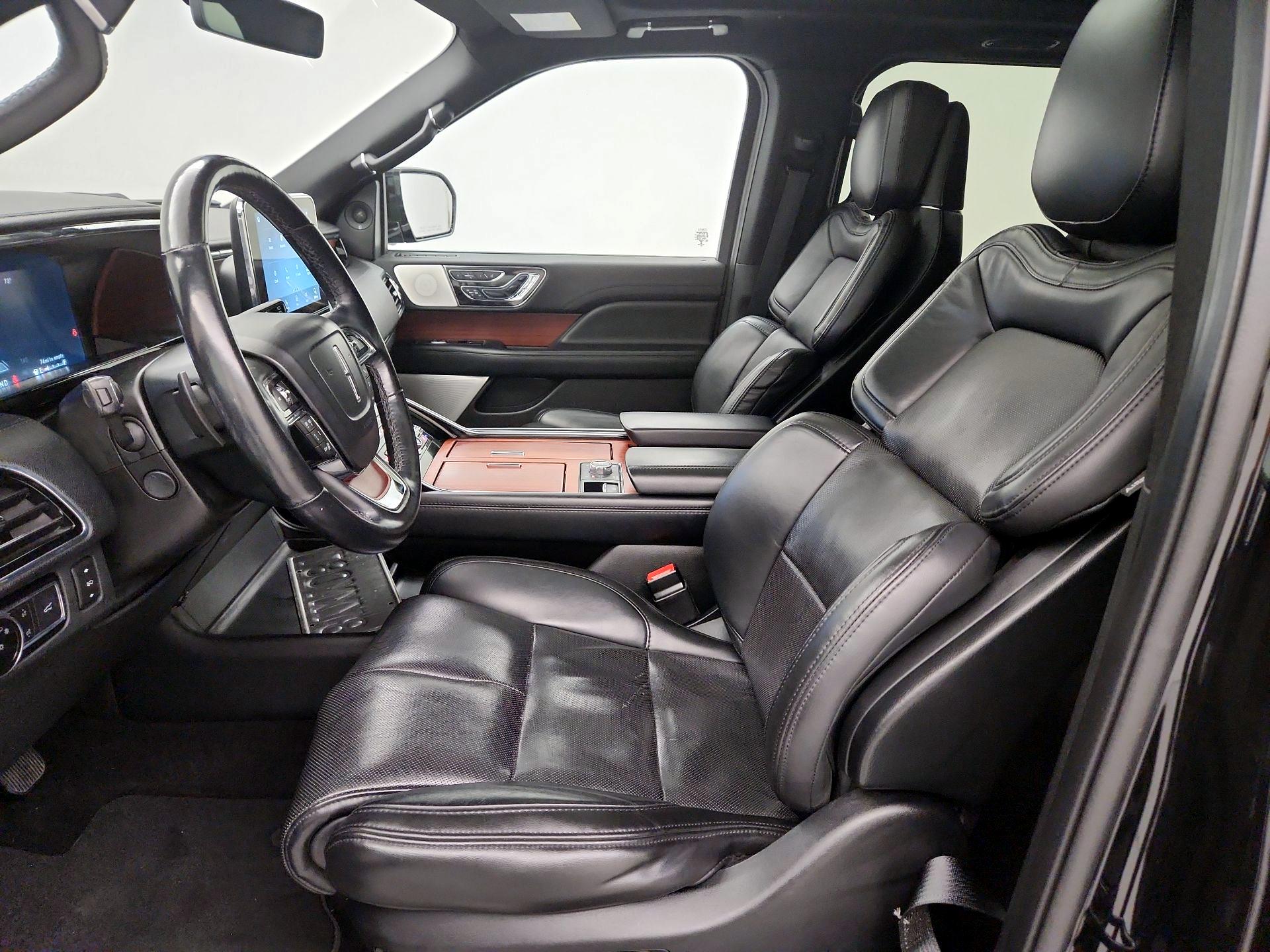 Thumbnail: 2021 Lincoln Navigator - 11