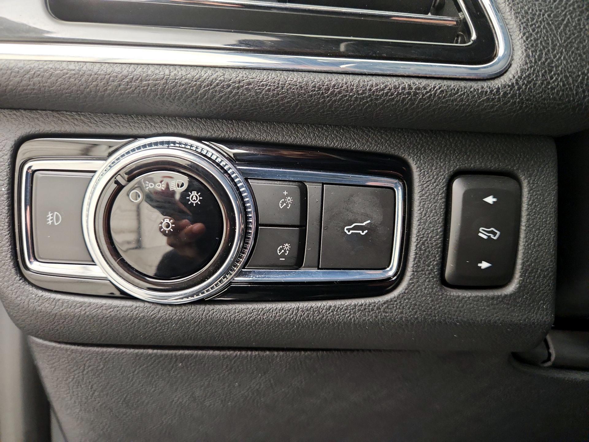 Thumbnail: 2021 Lincoln Navigator - 13
