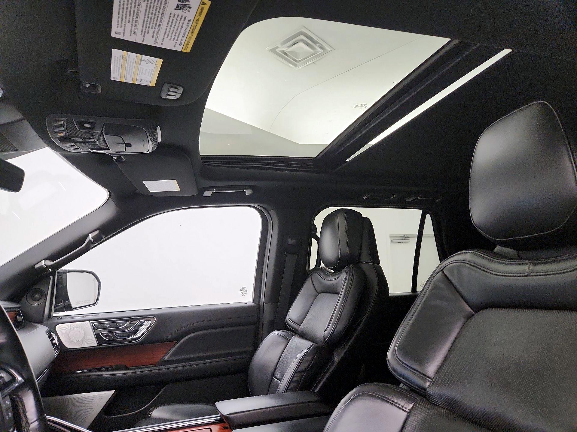 Thumbnail: 2021 Lincoln Navigator - 20