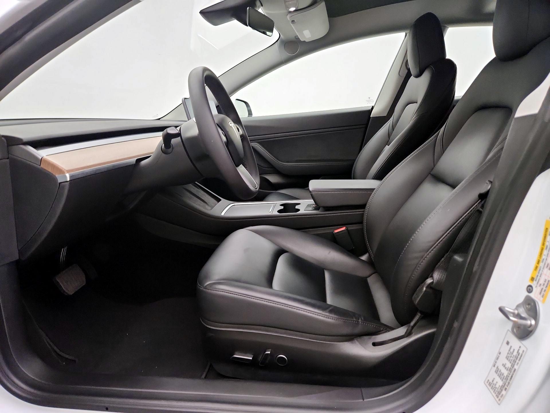 Thumbnail: 2021 Tesla Model 3 - 11