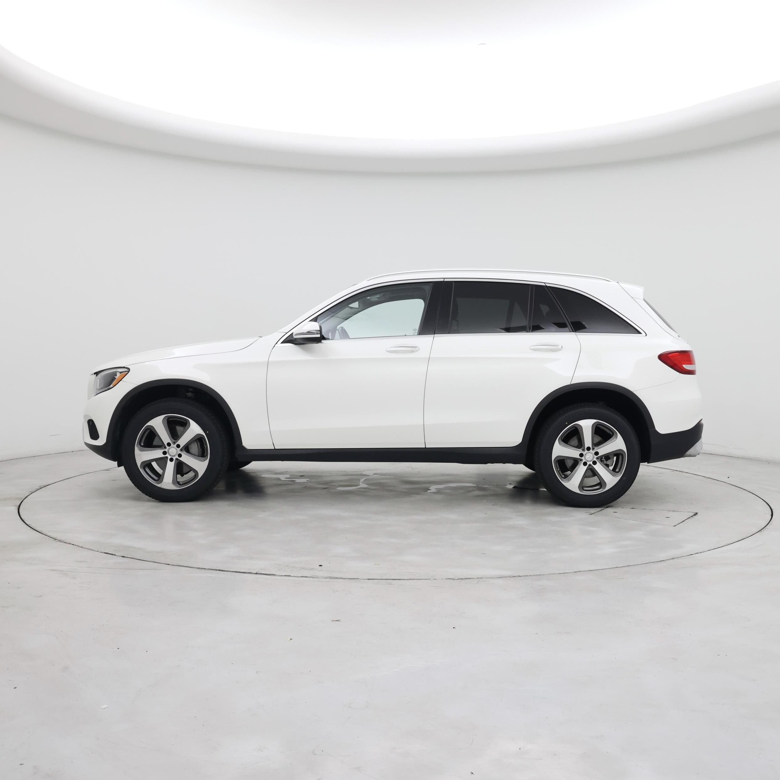 Thumbnail: 2016 Mercedes-Benz GLC - 3