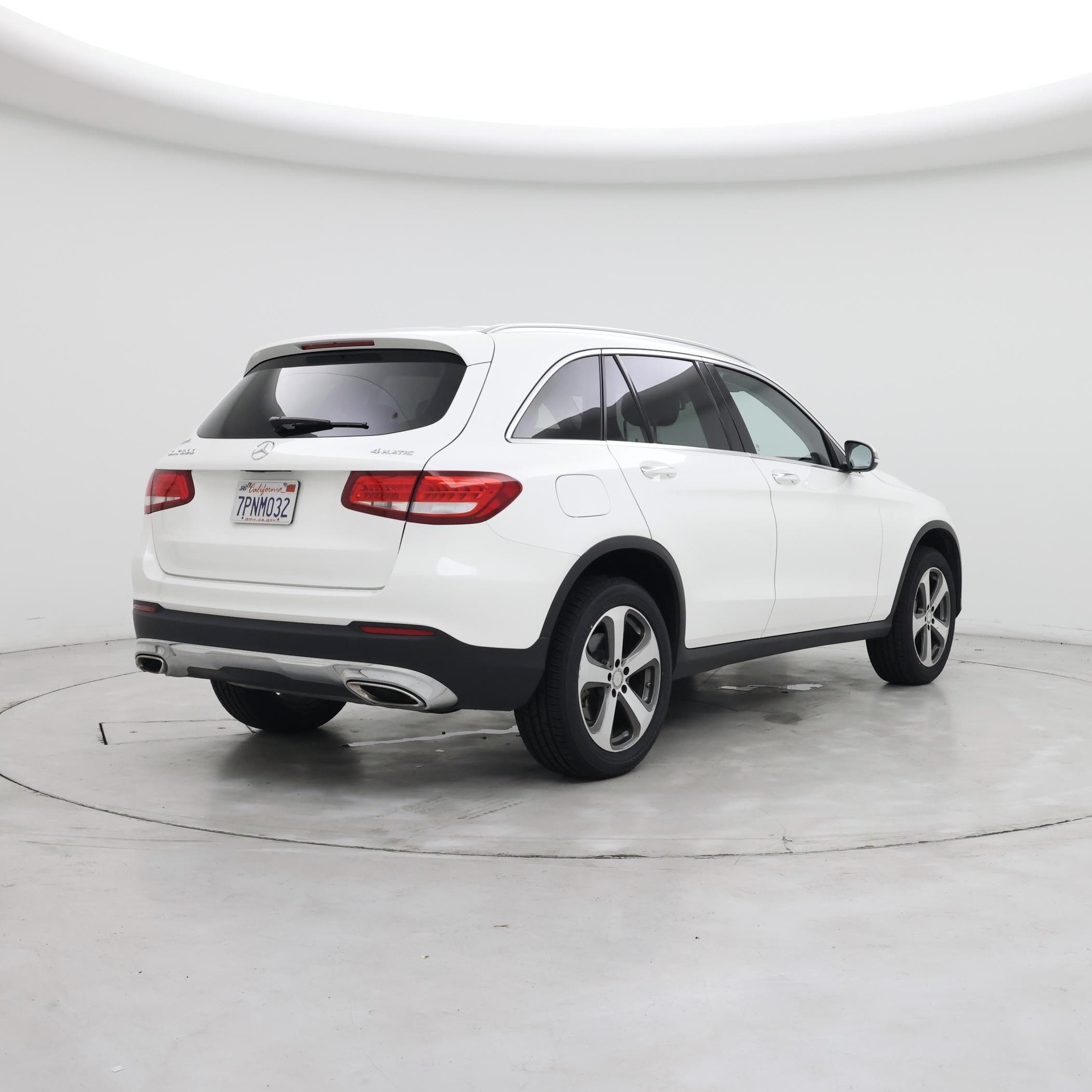 Thumbnail: 2016 Mercedes-Benz GLC - 8