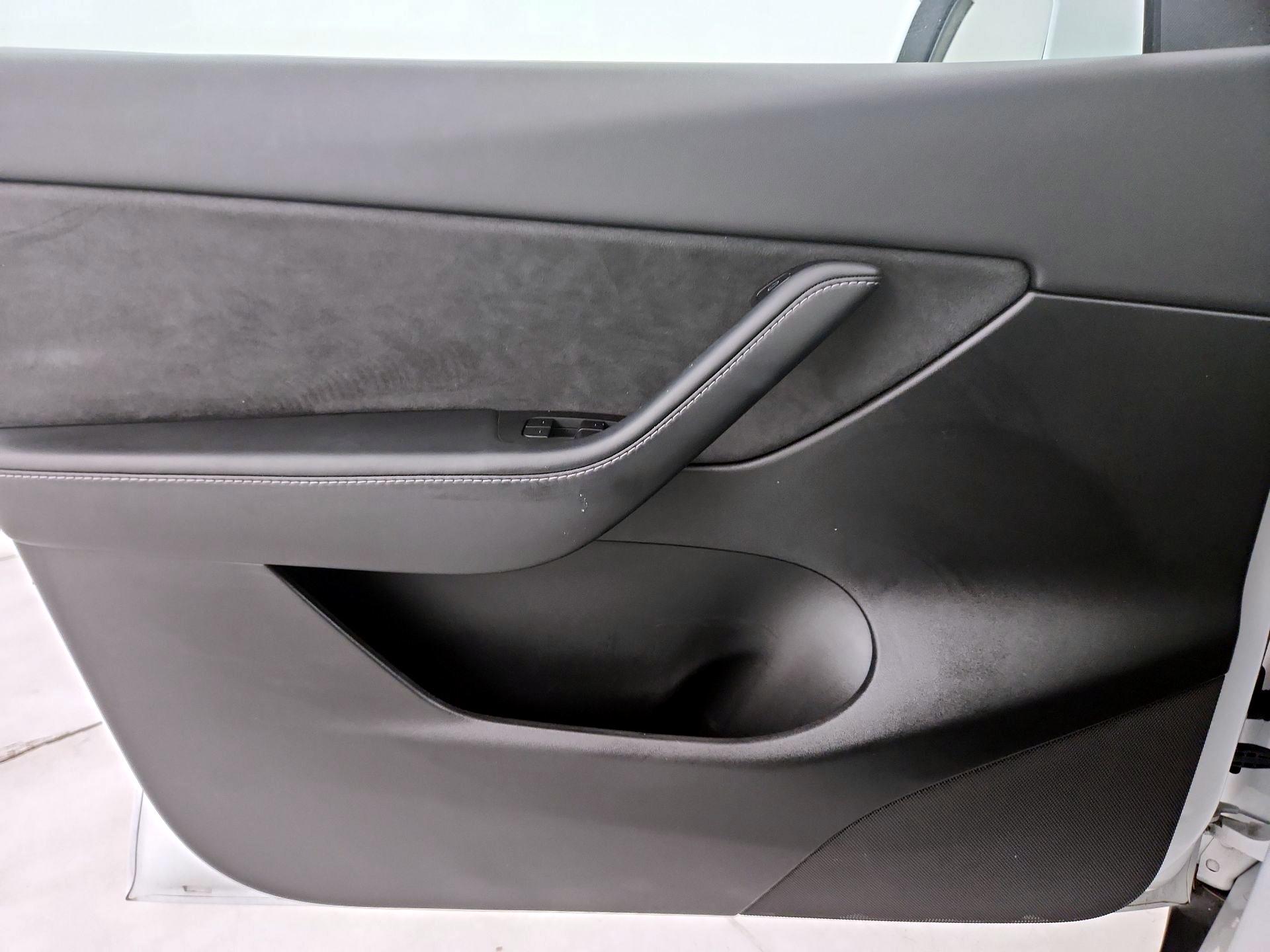 Thumbnail: 2021 Tesla Model Y - 12
