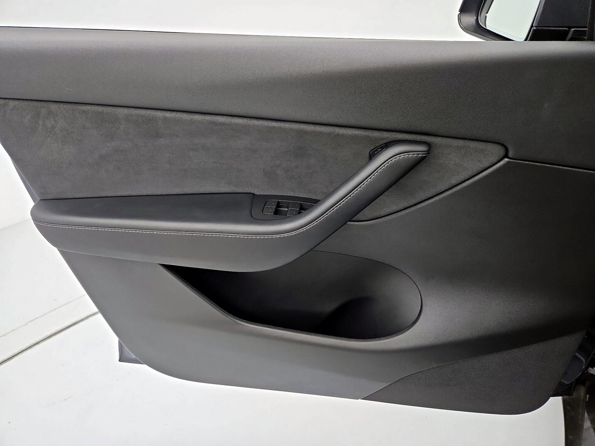 Thumbnail: 2022 Tesla Model Y - 12