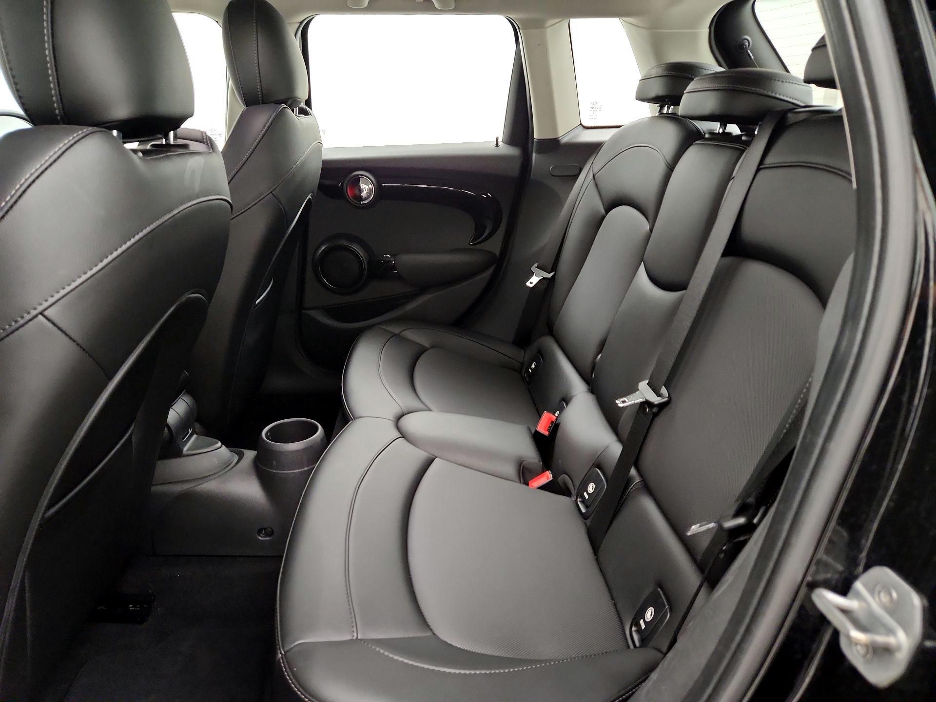 Thumbnail: 2016 MINI Cooper Hardtop - 20